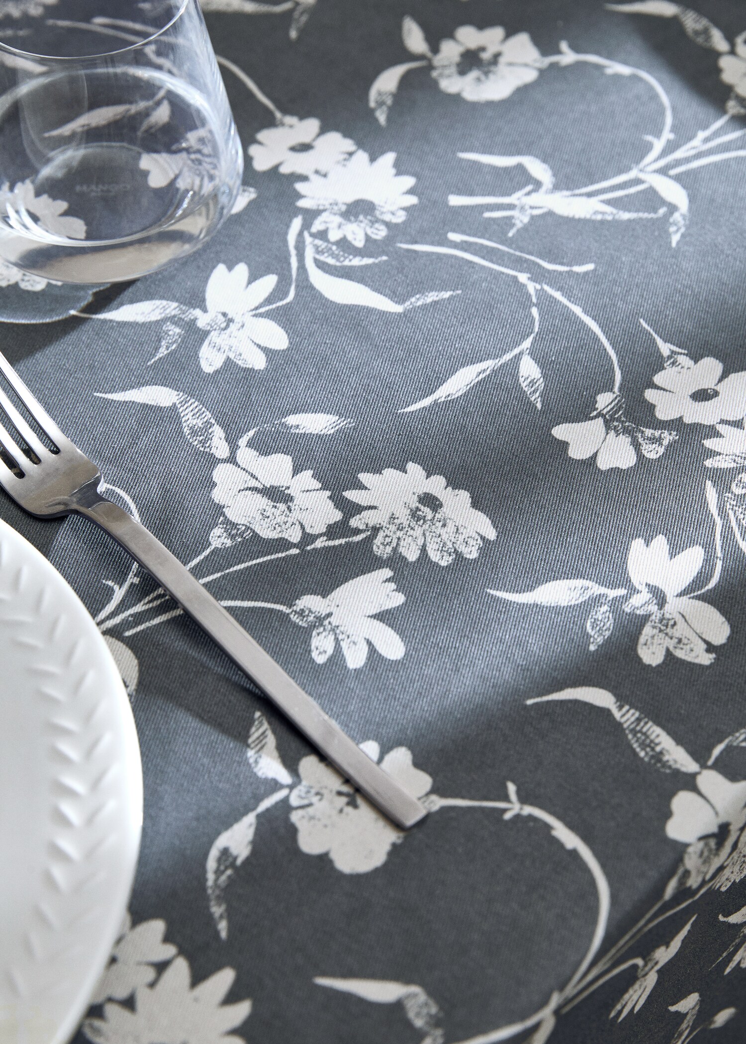 Waxed cotton floral tablecloth 150x250cm - Details of the article 8