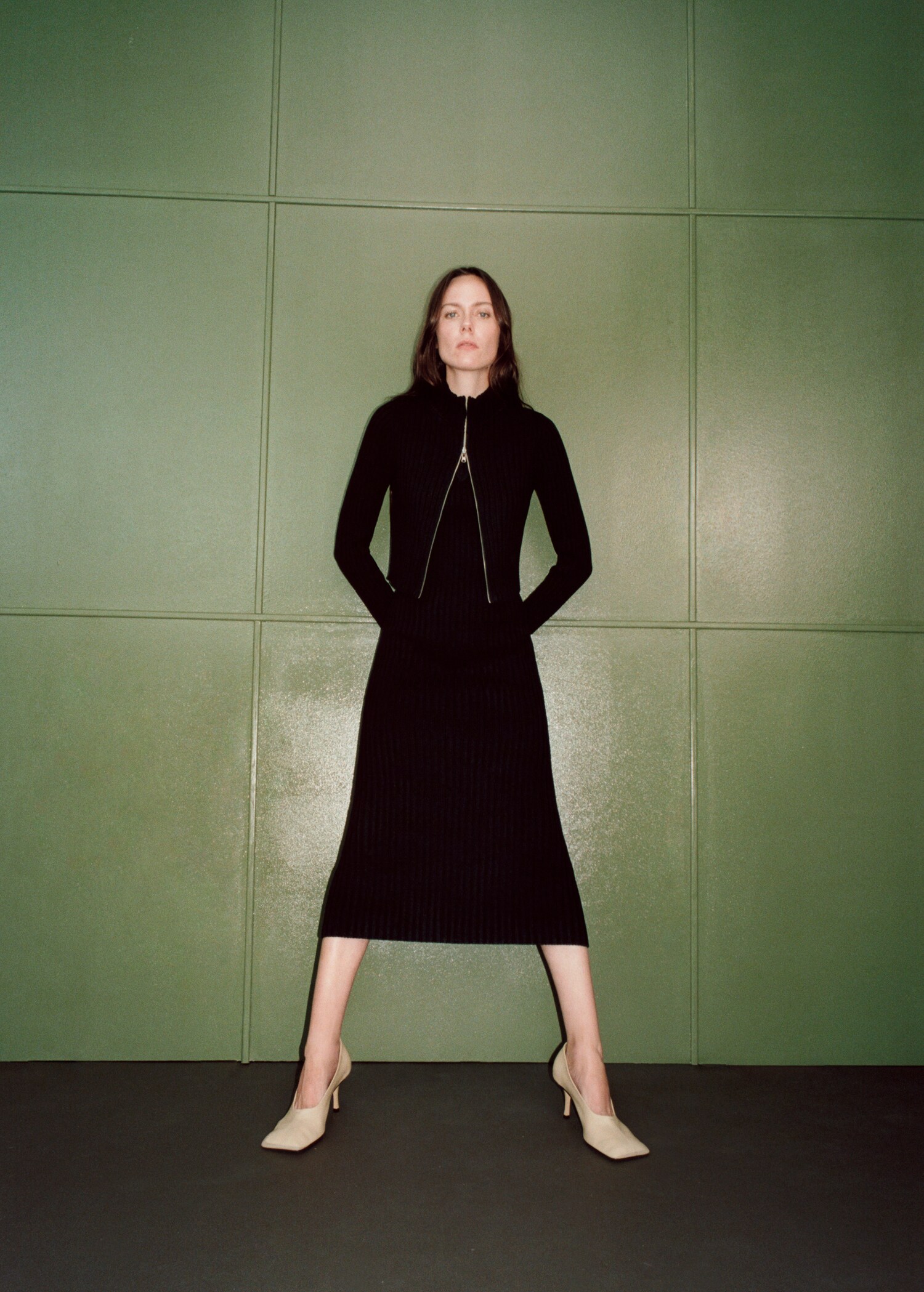 Combined knitted dress with zip - Details of the article 6