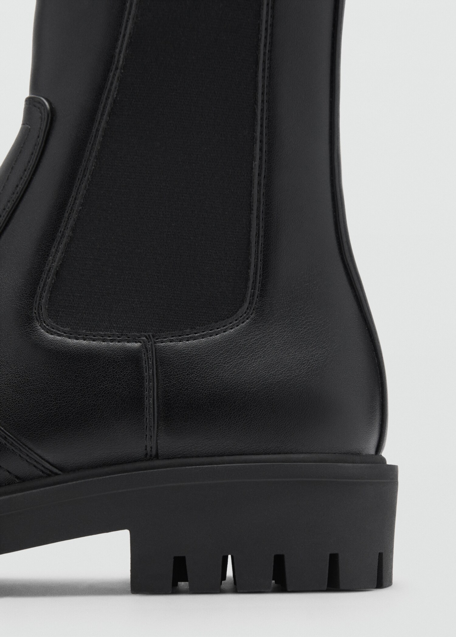 Track sole Chelsea boots - Details of the article 1