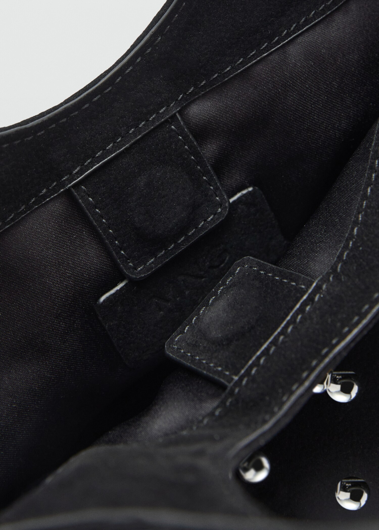 Handbag with decorative studs - Details of the article 2