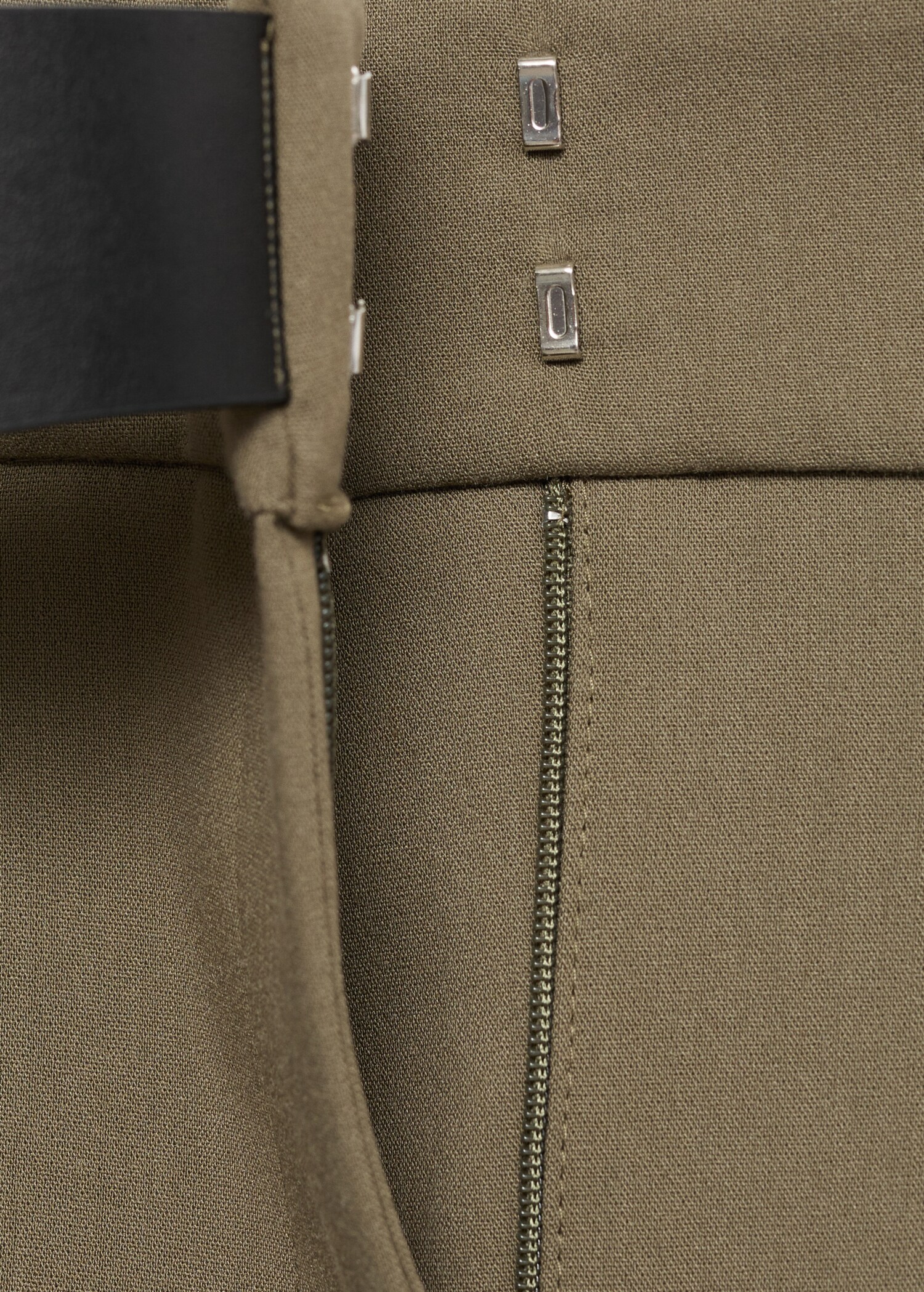 Belt straight-fit trousers - Details of the article 0