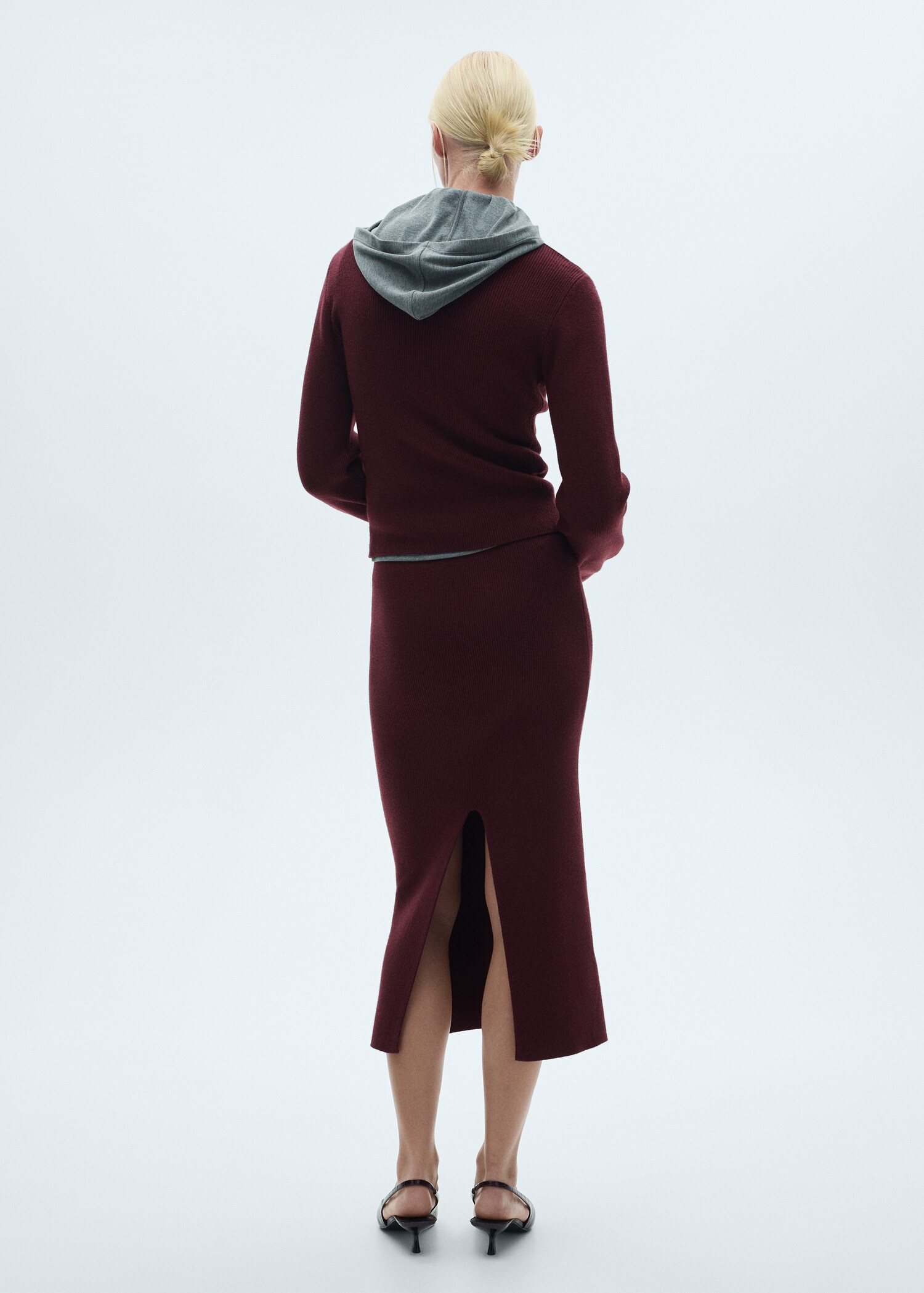 Ribbed round-neck sweater - Reverse of the article