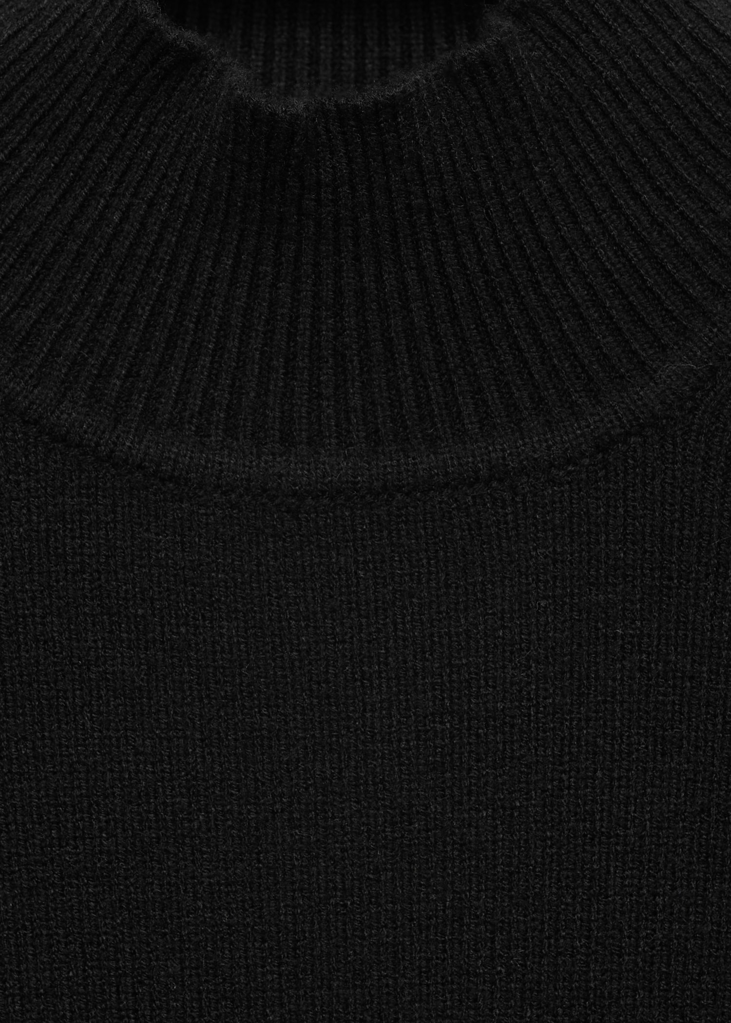 Ribbed round-neck sweater - Details of the article 8