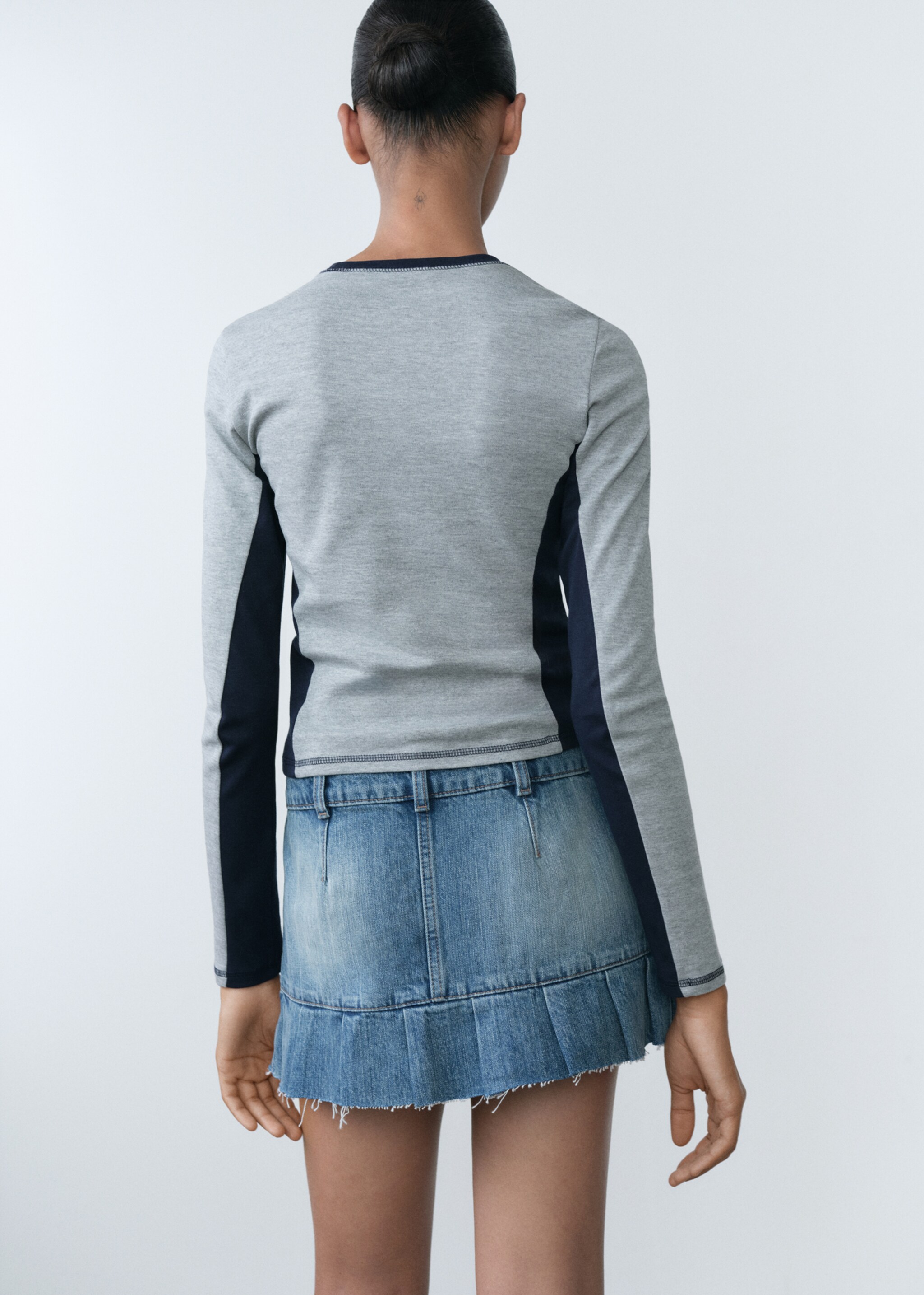 Denim mini-skirt - Reverse of the article