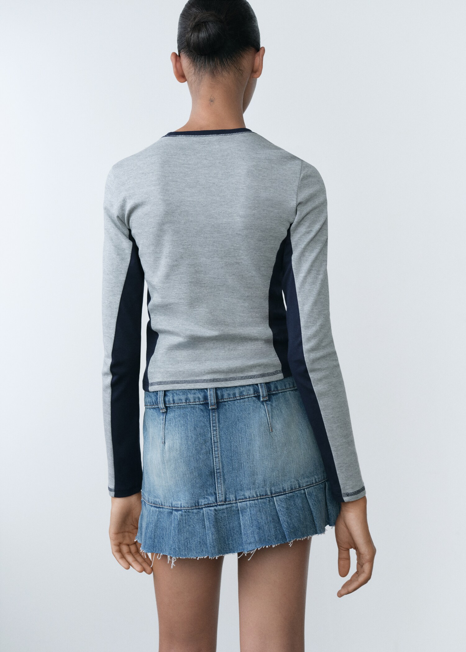 Denim mini-skirt - Reverse of the article