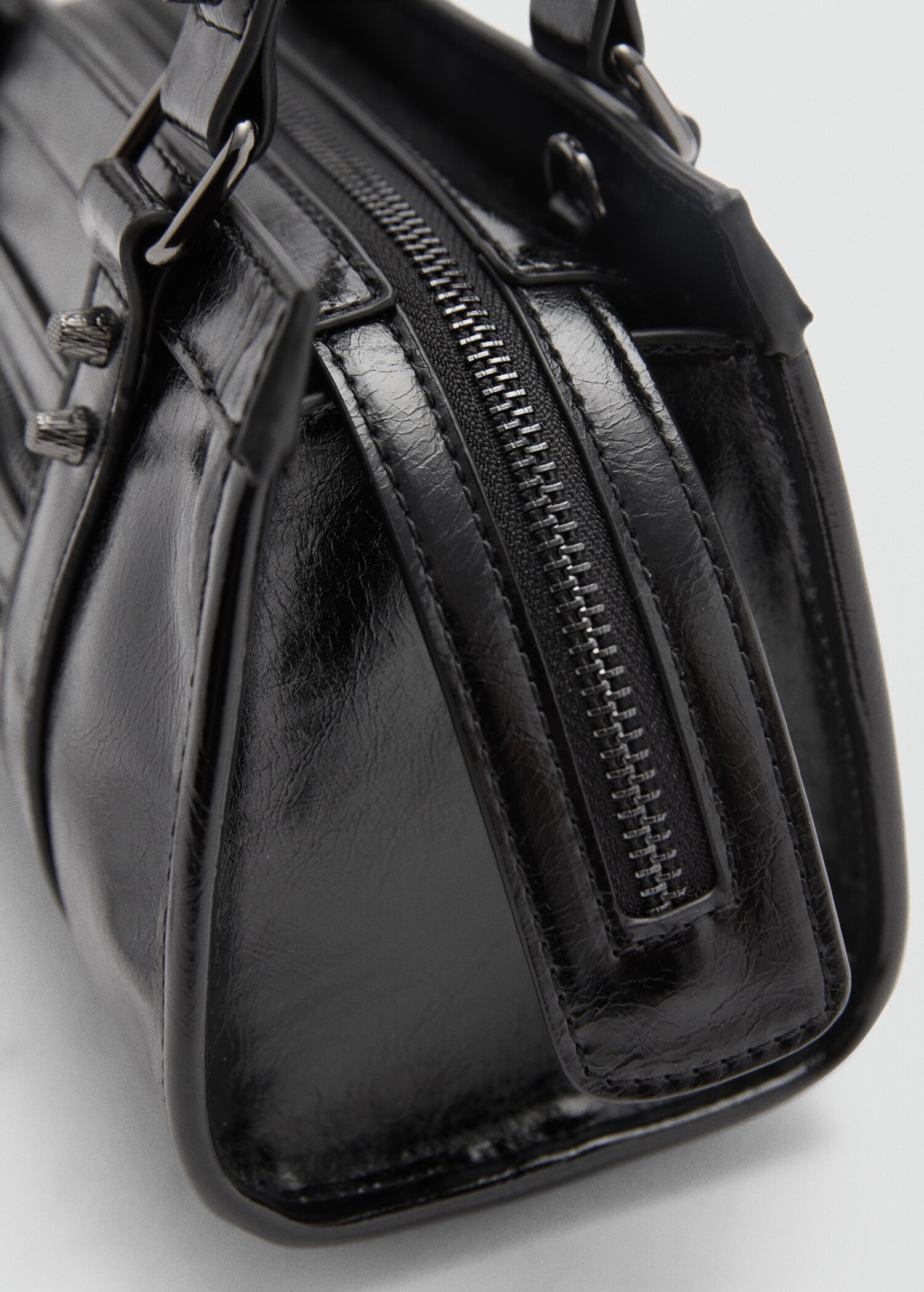 Minitas met hengsels met studs - Detail van het artikel 3