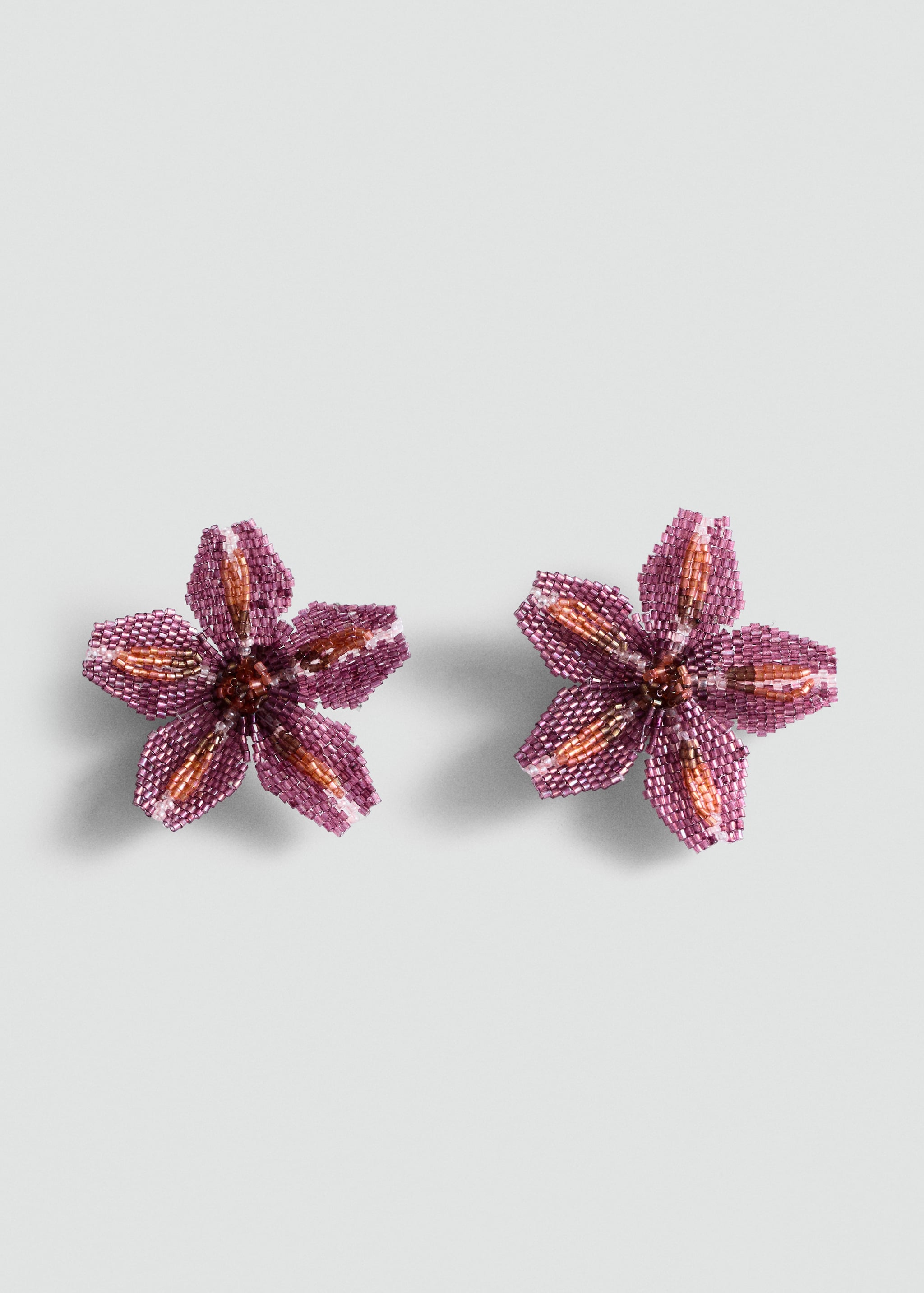 Crystal flower earrings - منتج دون نموذج