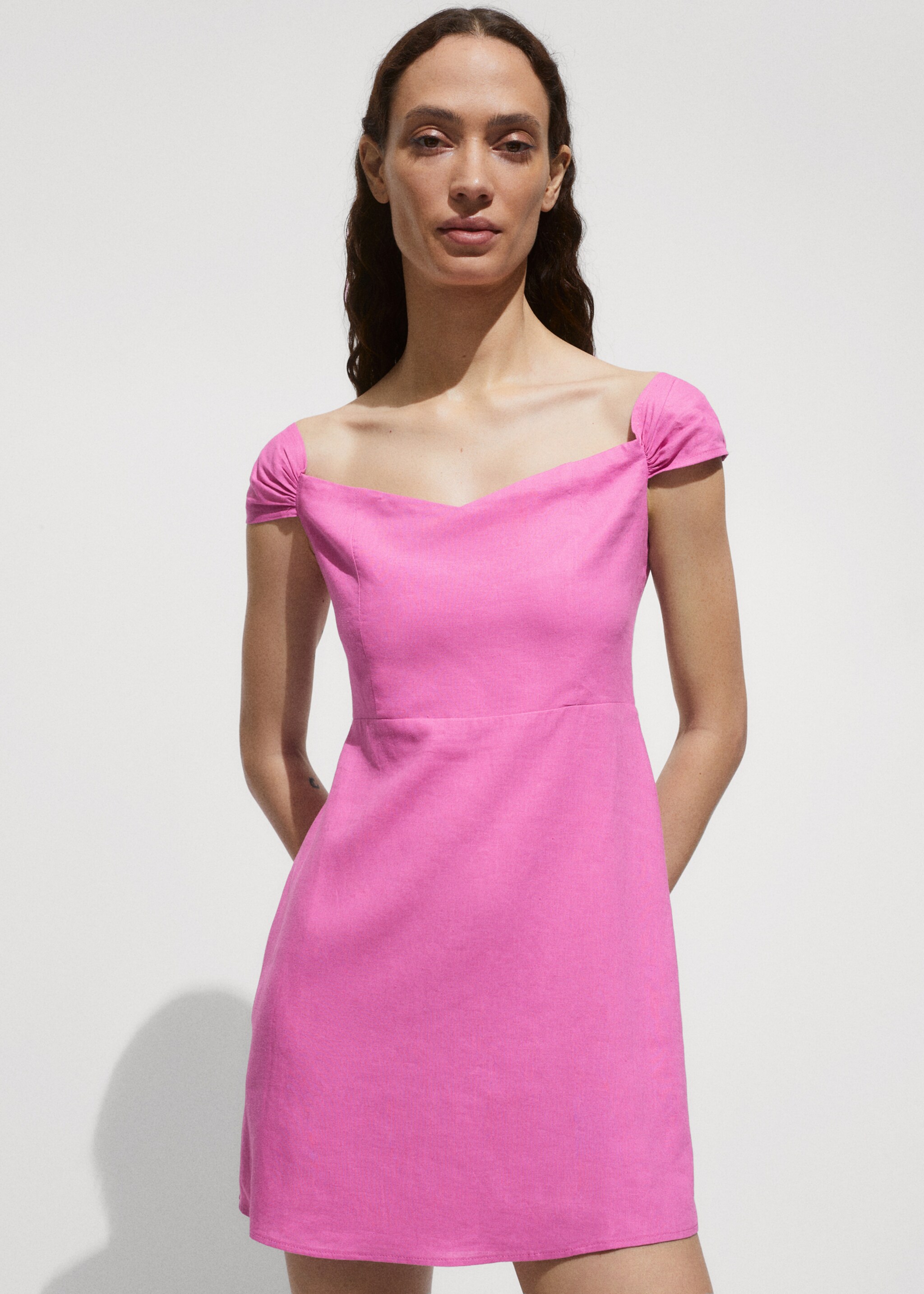 Vestido lino cuello barco - Plano medio