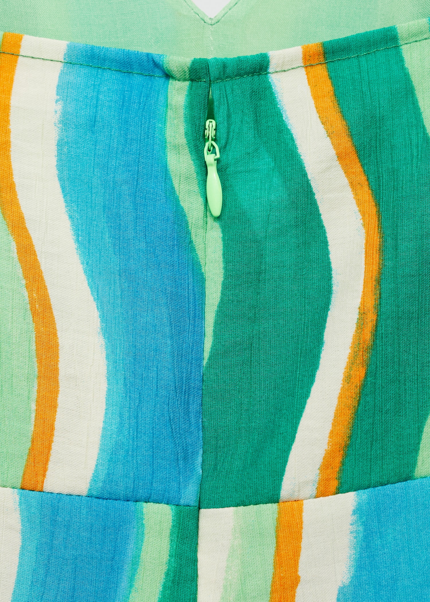 Printed draped jumpsuit with slits - Details of the article 0