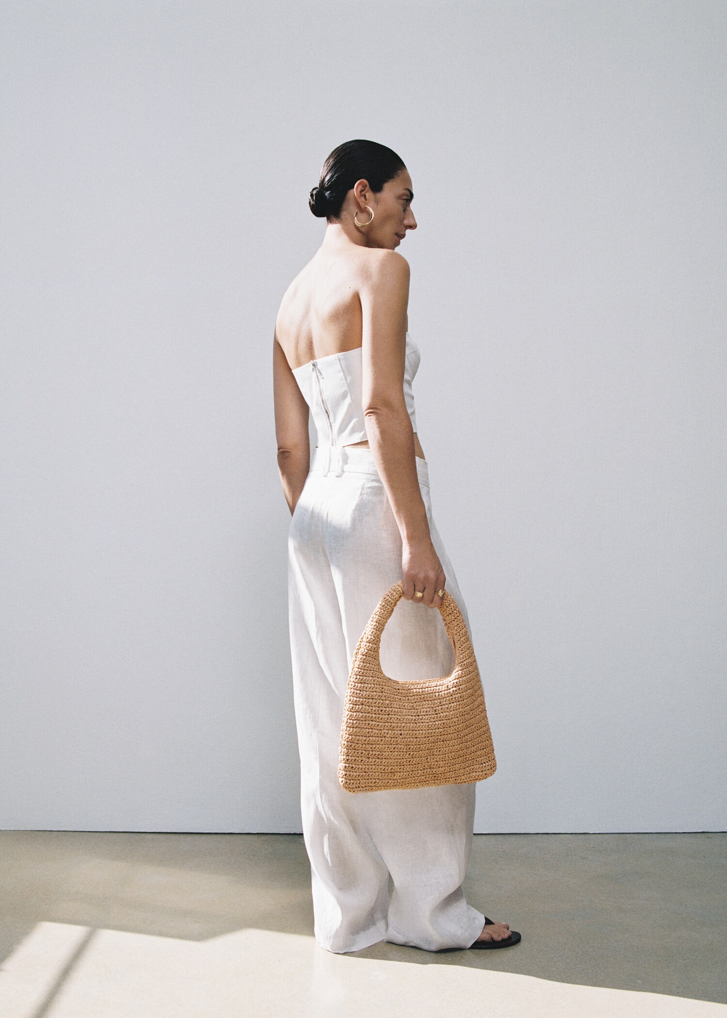 Pleated linen trousers - Details of the article 7