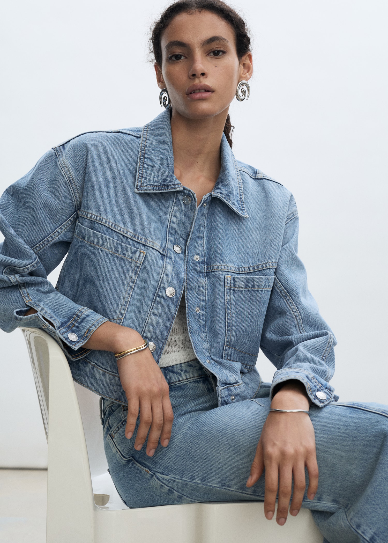 Pocketed denim jacket - Details of the article 2
