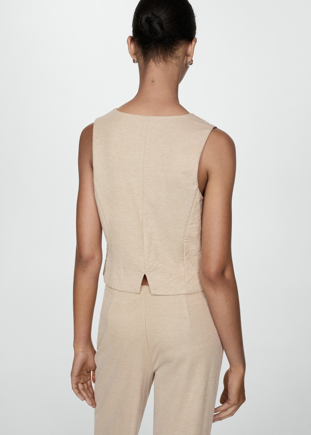 Gilet with buttons