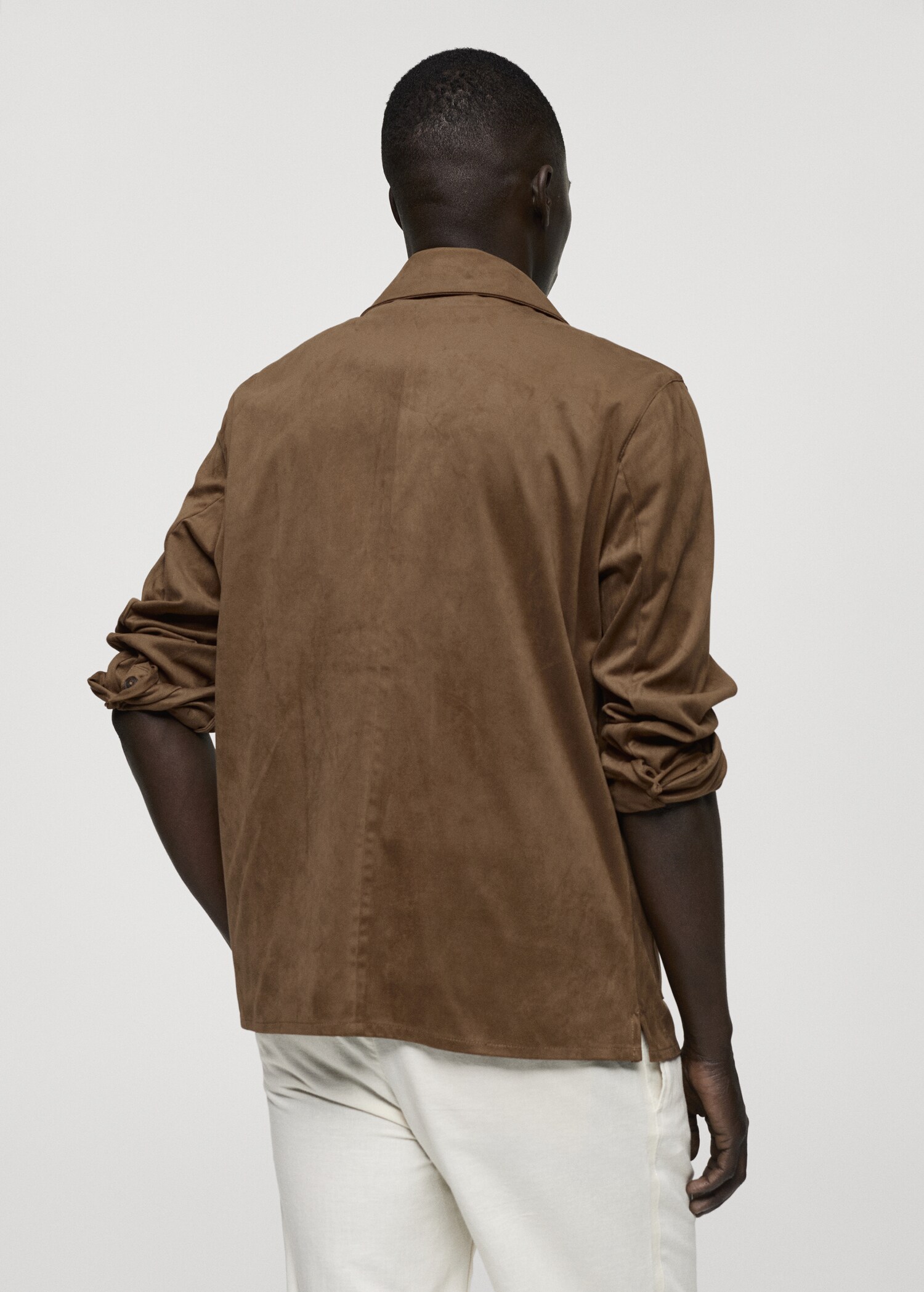 Overshirt mit Wildleder-Effekt und Taschen - Herren | MANGO 