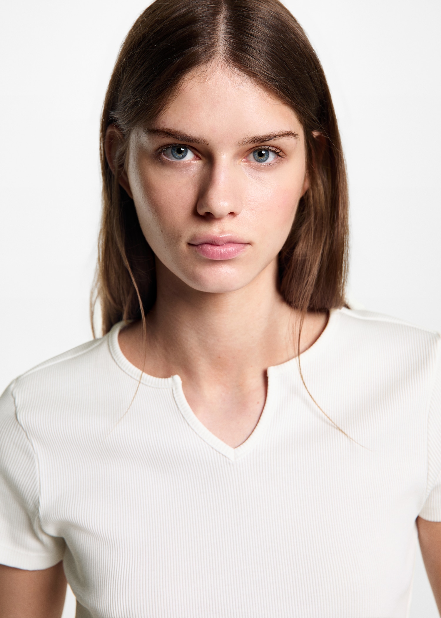 V-neck T-shirt - Details of the article 1
