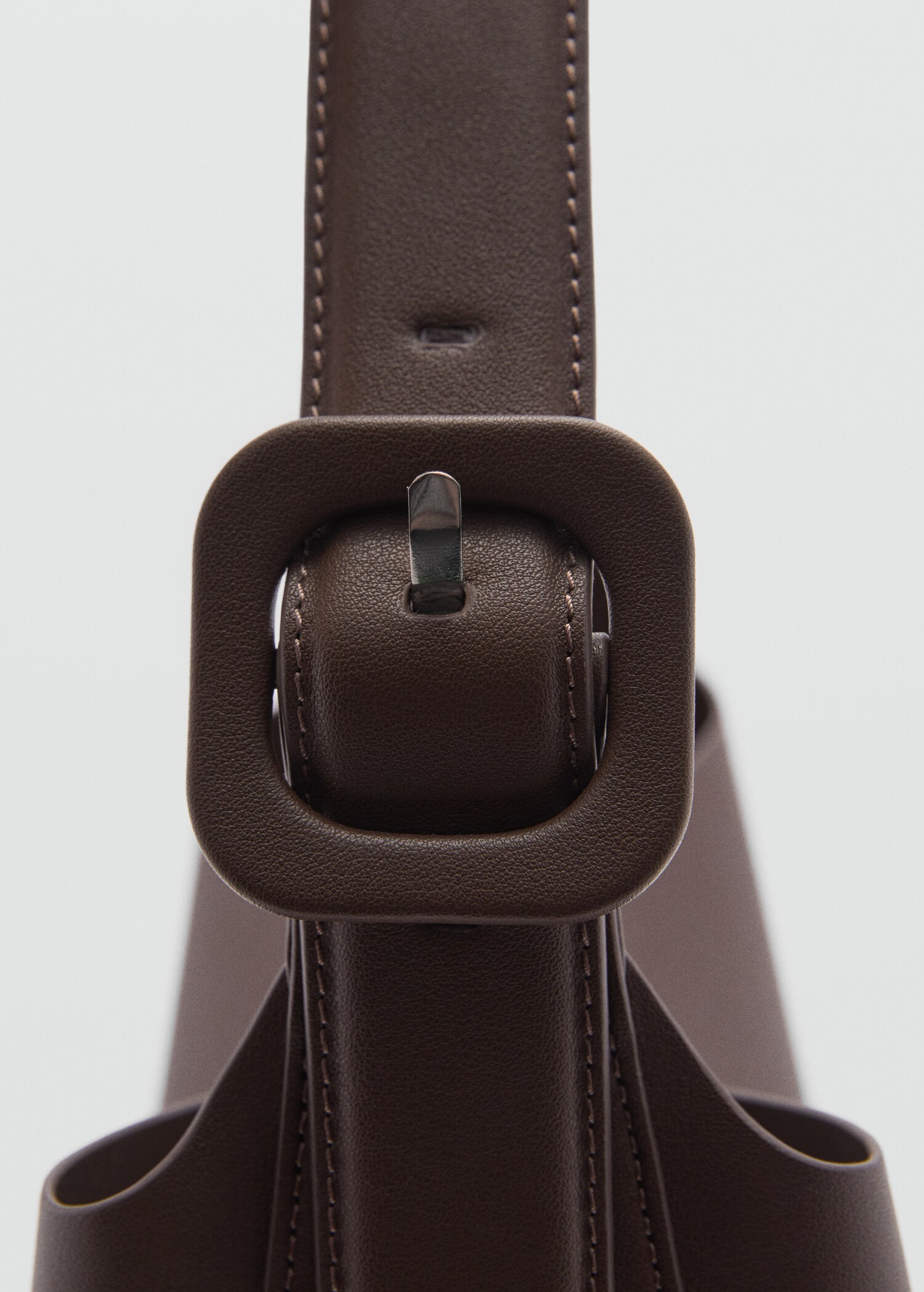 Shopper bag with buckle - Details of the article 1