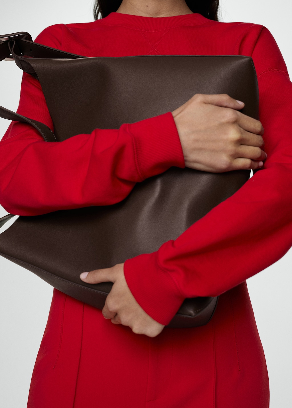 Shopper bag with buckle | MANGO China