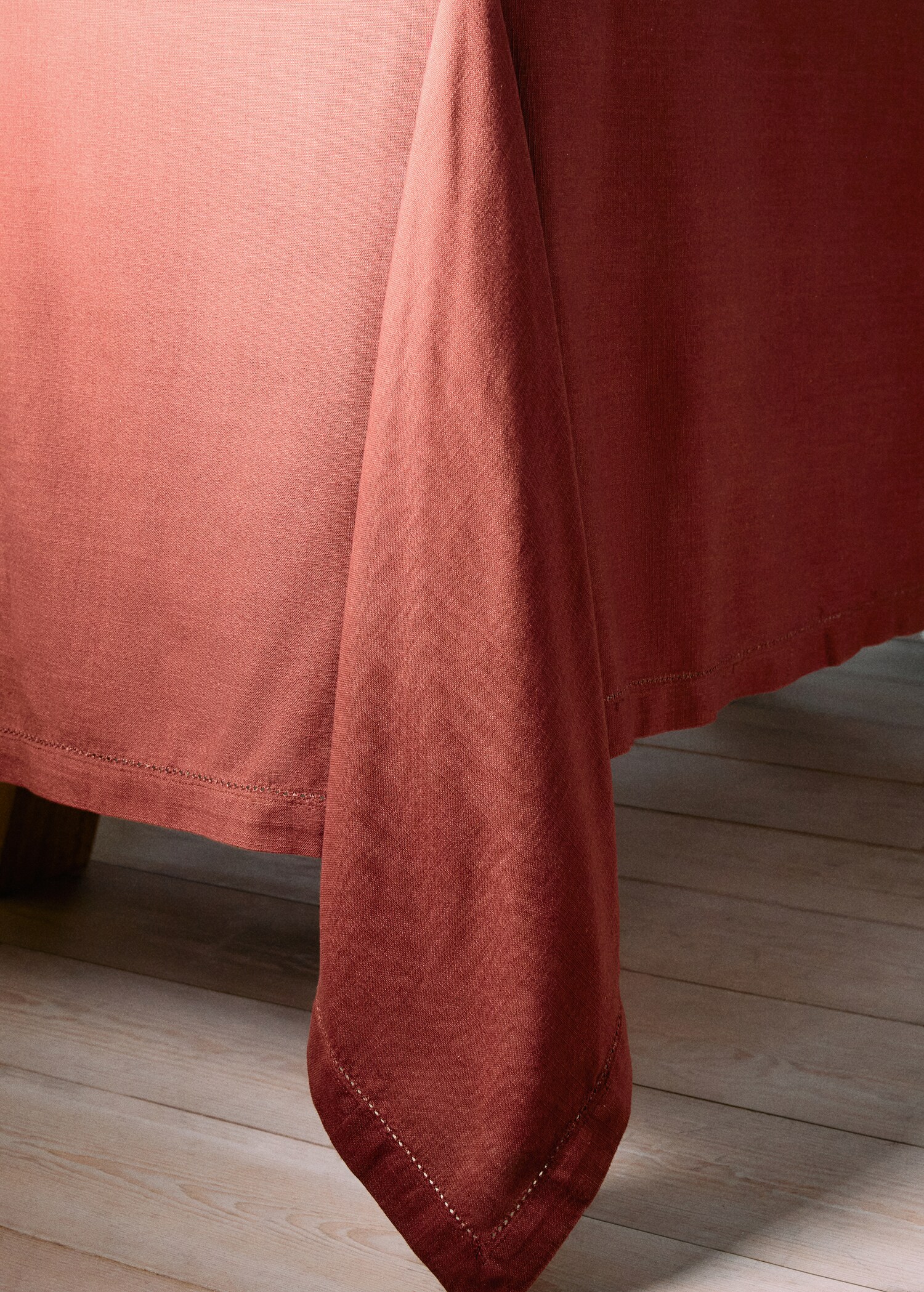 Hemstitch-embroidered tablecloth 170x170cm - Details of the article 8