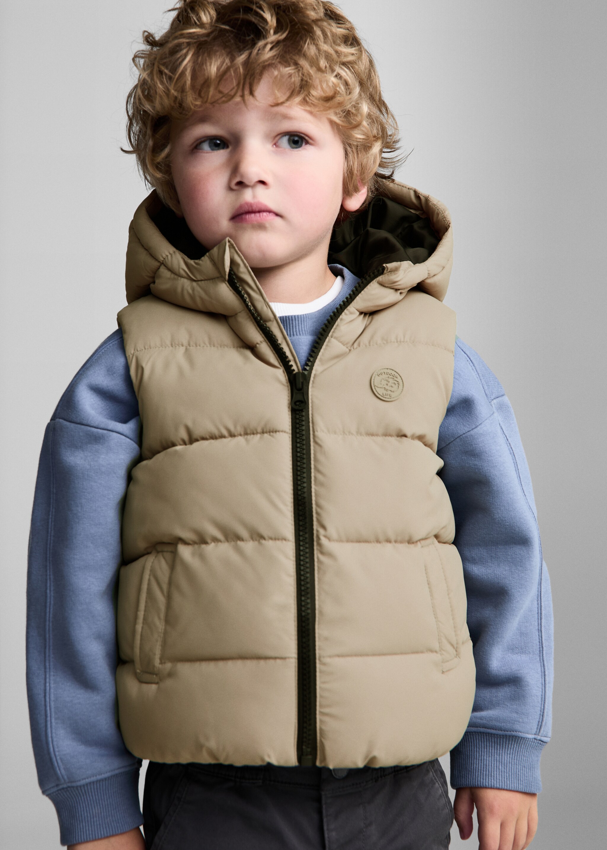 Quilted gilet with hood - Medium plane