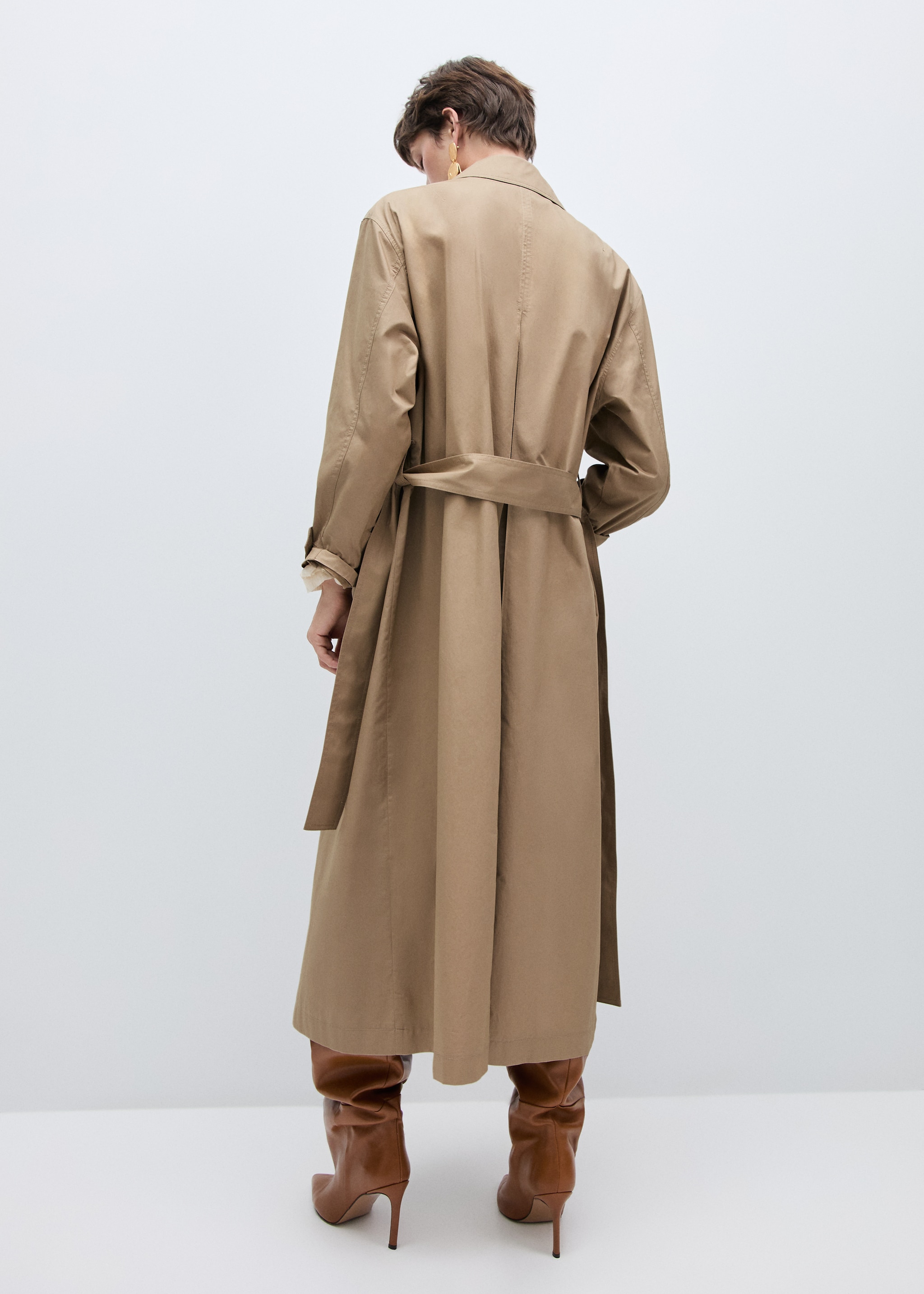 Cotton trench coat with shirt collar - Reverse of the article