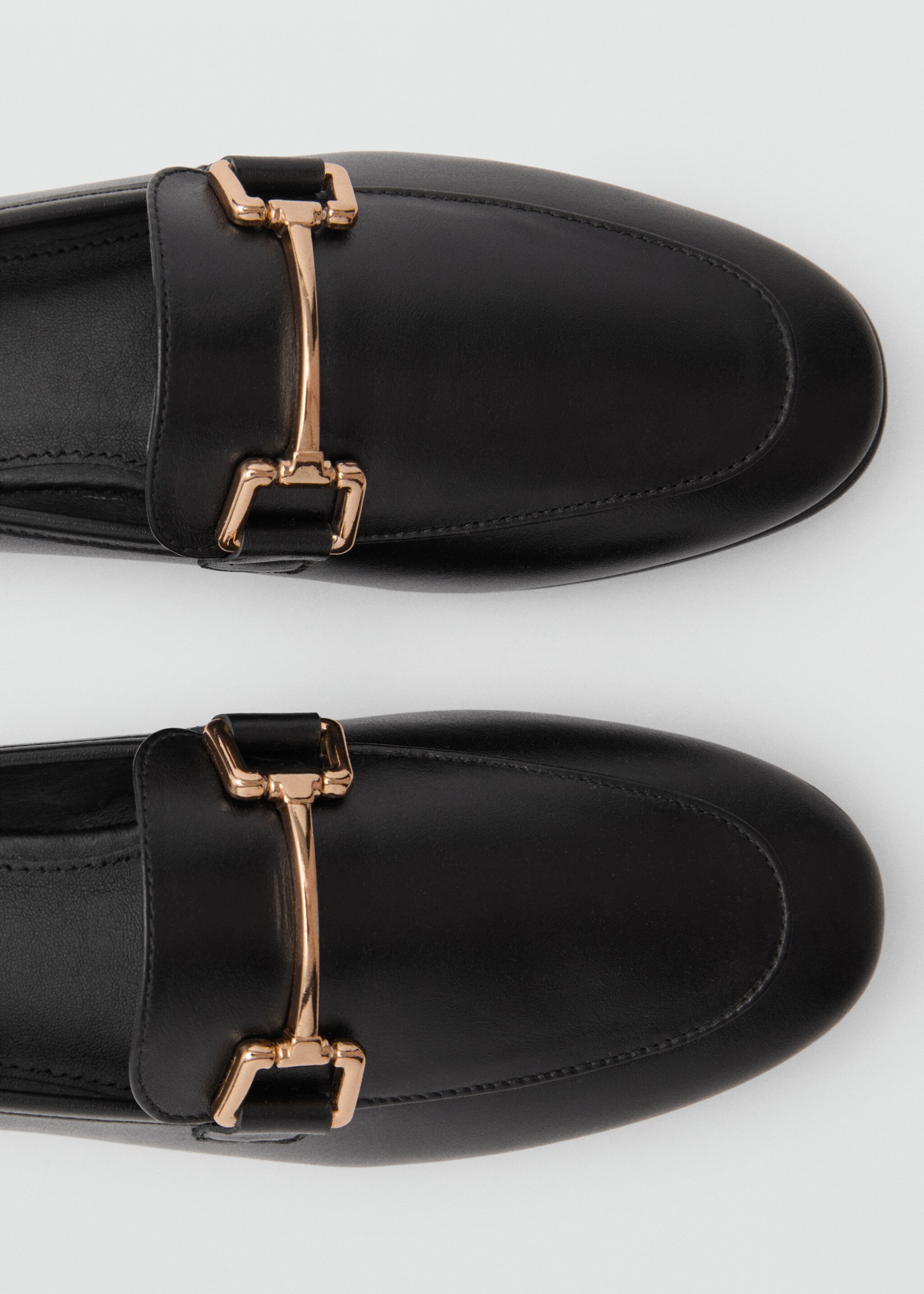 Leather loafers with metallic detail - Details of the article 2