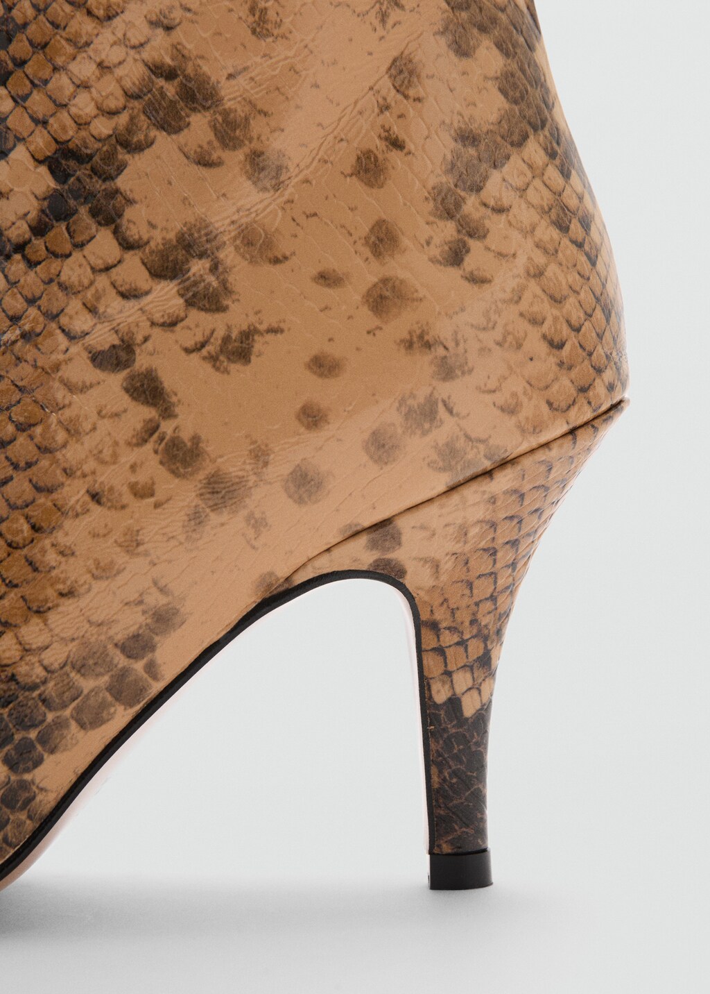 Knee-high leather boots with snakeskin pattern - Women Knee-high leather boots with snakeskin pattern - Women