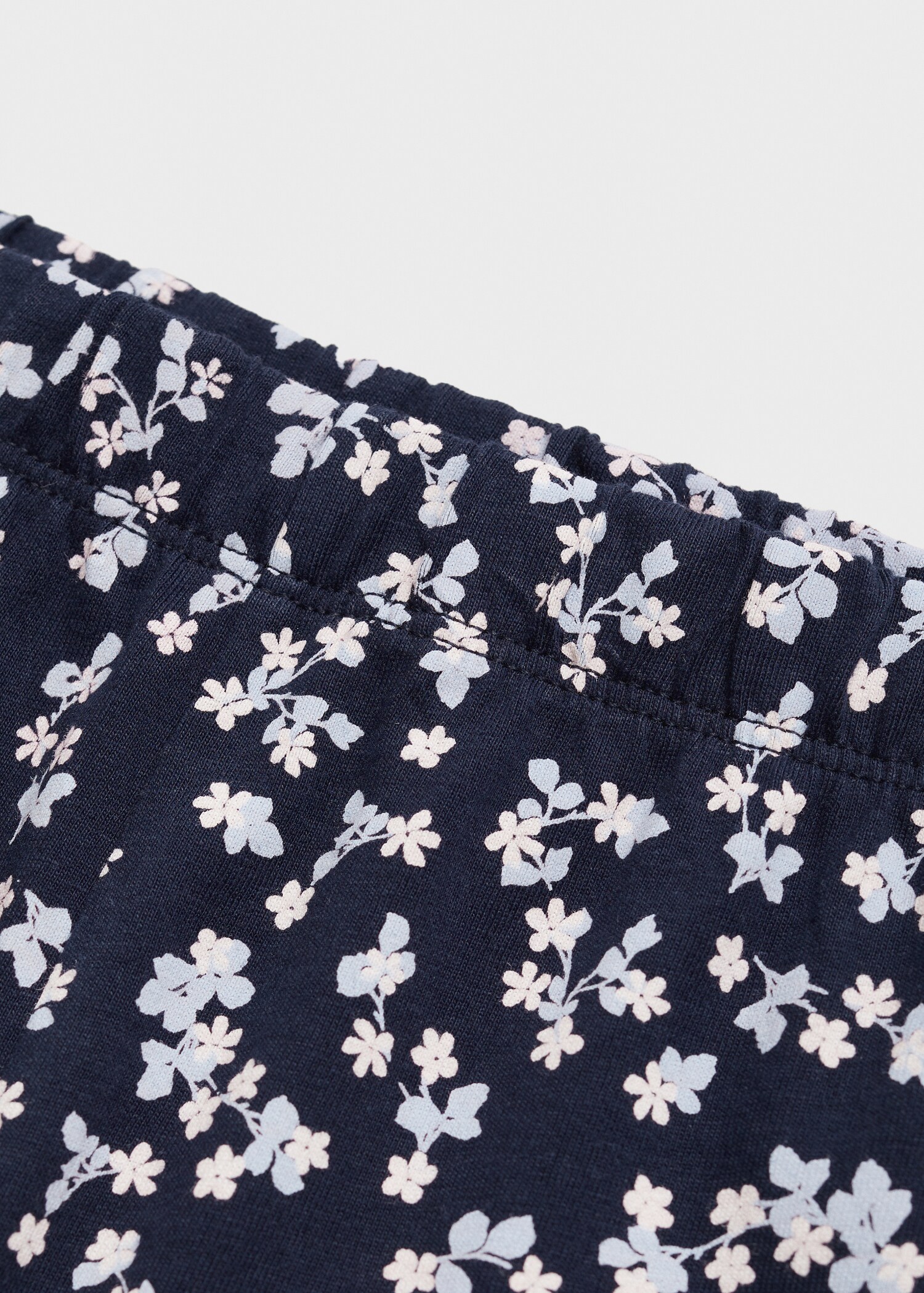 Printed long pyjamas - Details of the article 0