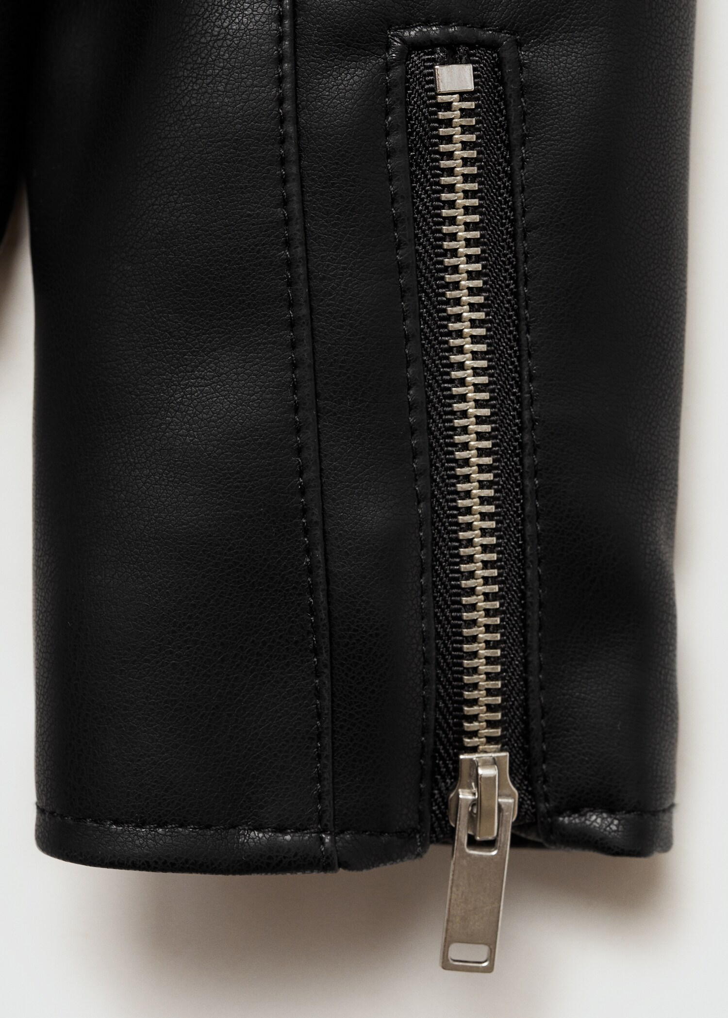 Blouson en simili-cuir - Détail de l'article 0
