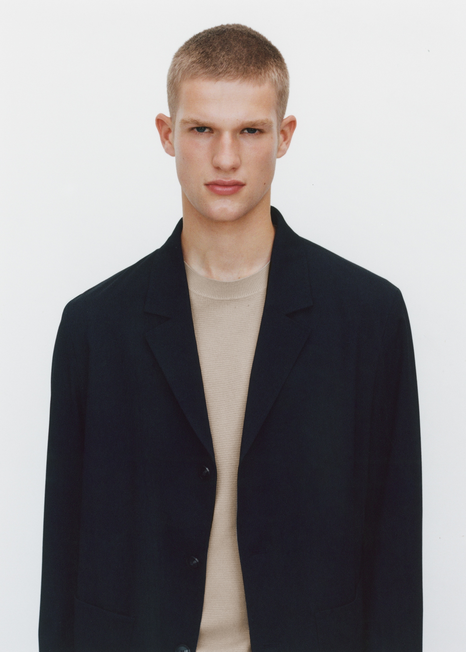 Slim-fit suit jacket with pockets - Details of the article 5