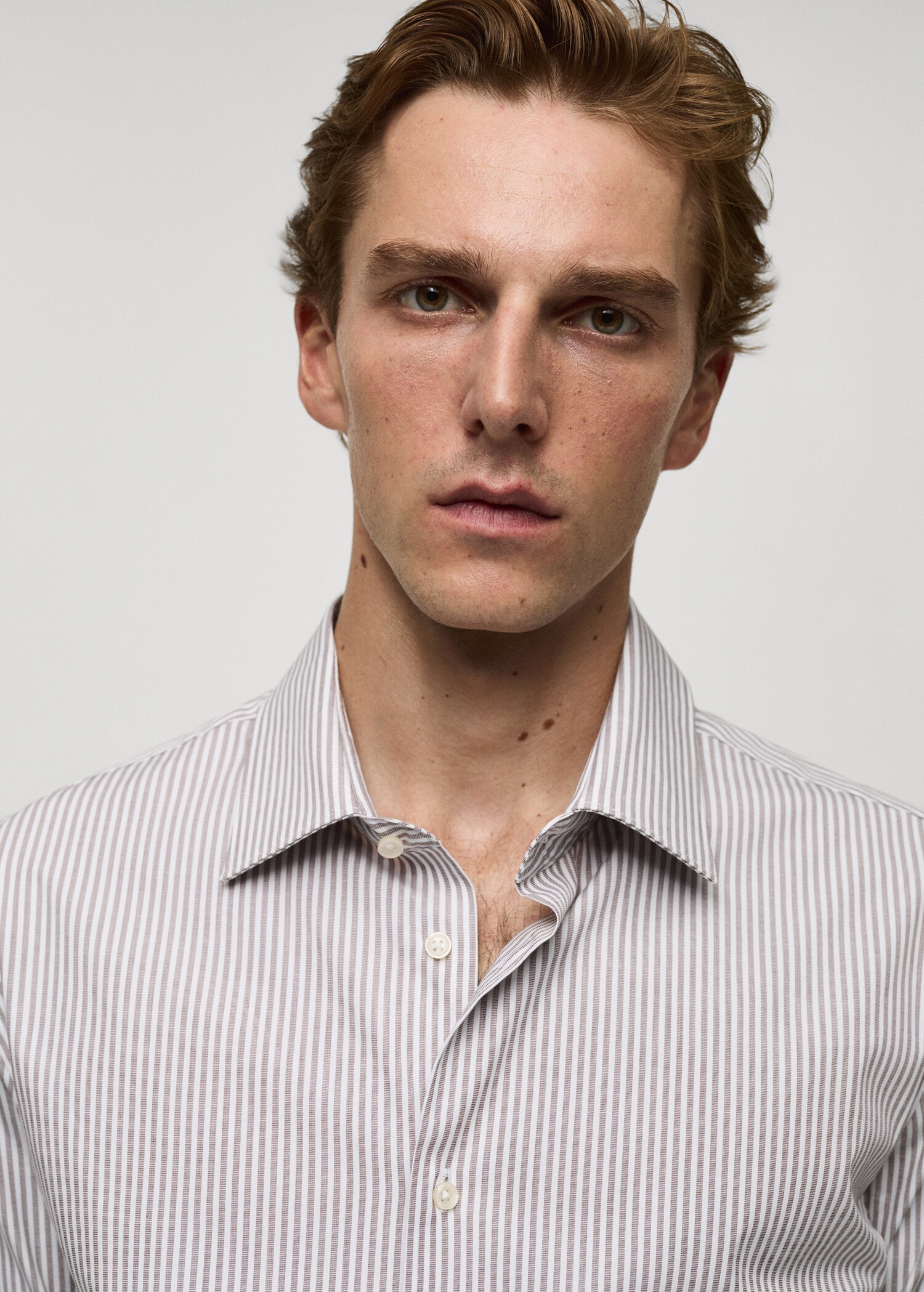 Slim fit fine-striped cotton shirt - Details of the article 1
