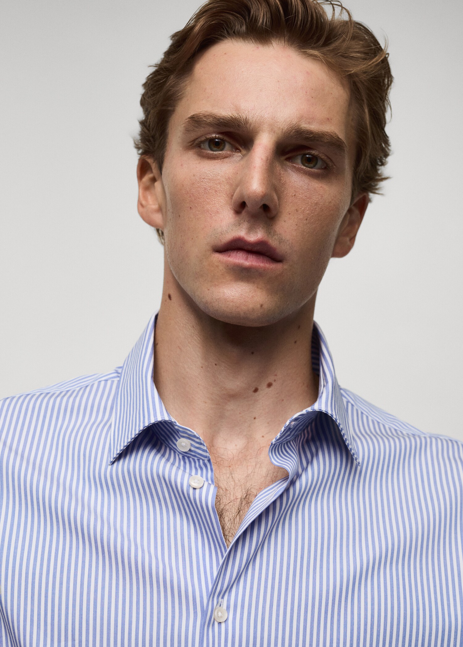 Slim fit fine-striped cotton shirt - Details of the article 1