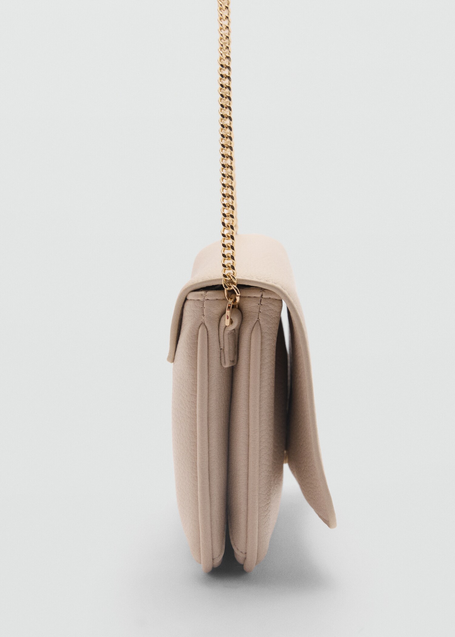 Crossbody bag with chain - Details of the article 1