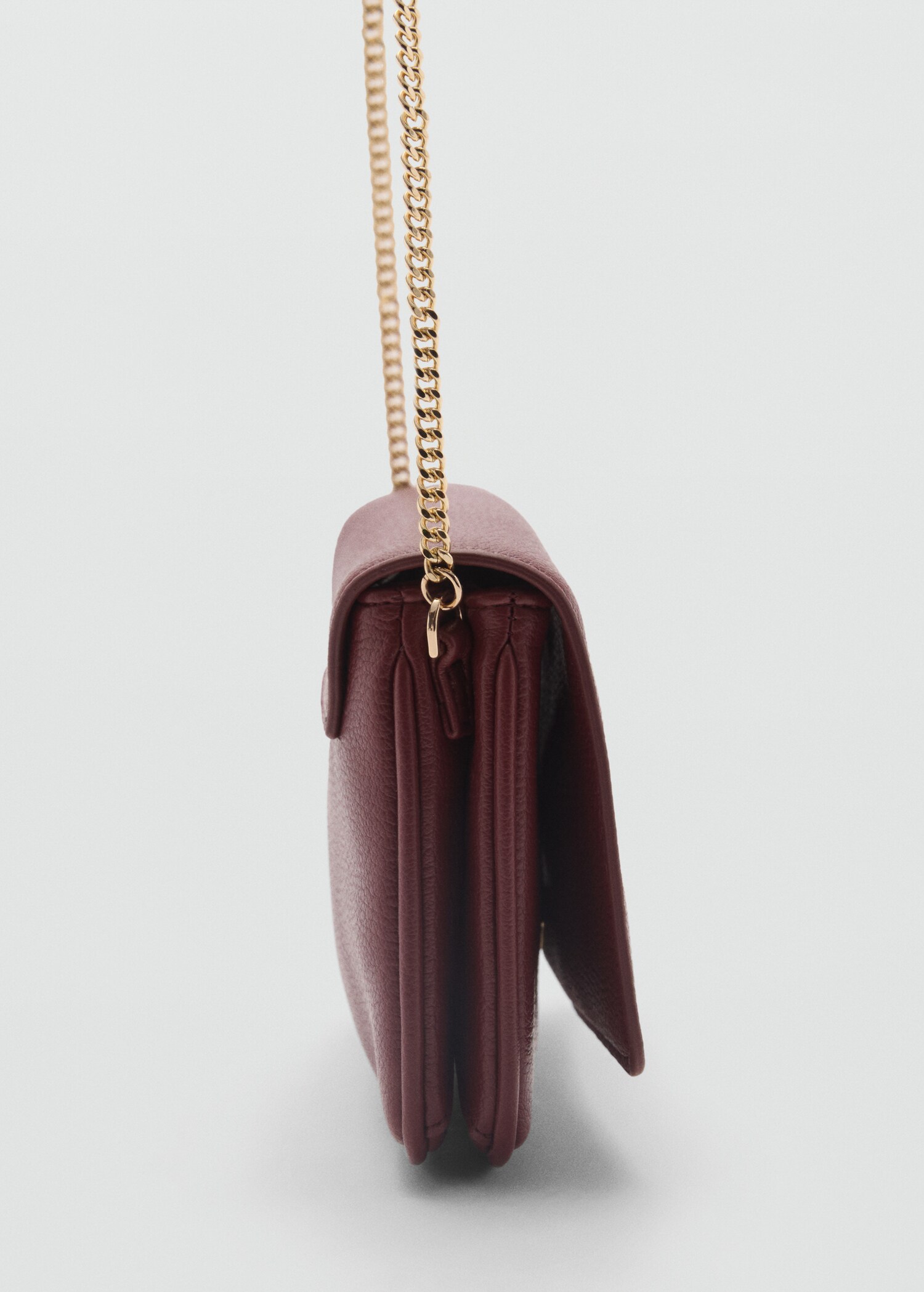 Crossbody bag with chain - Details of the article 1