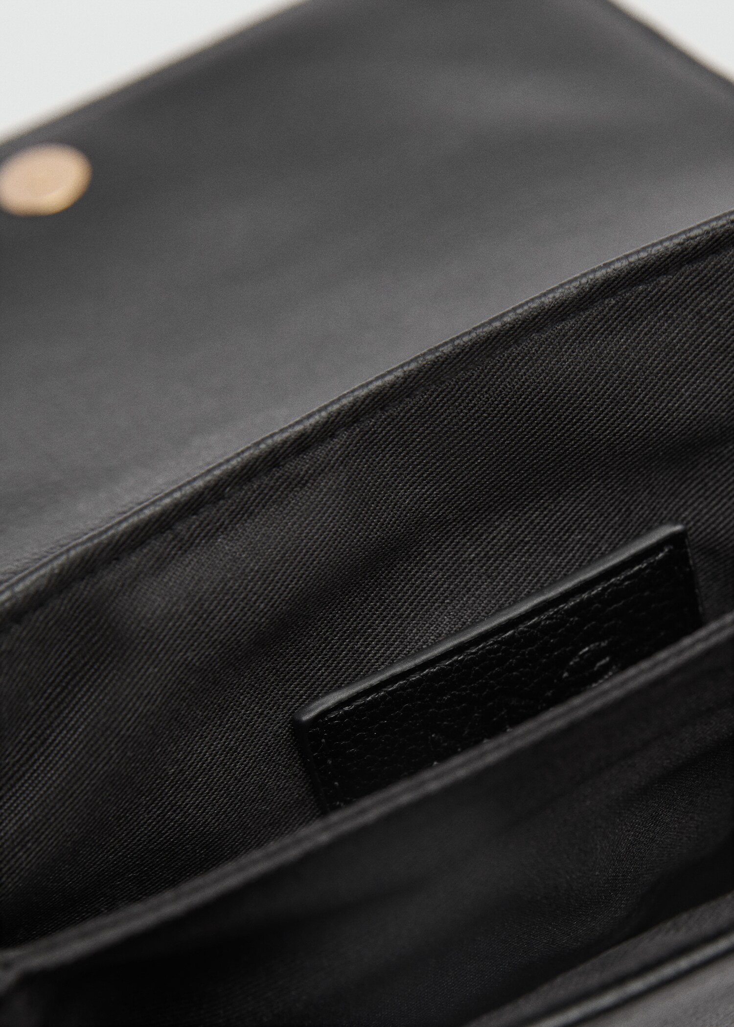 Crossbody bag with chain - Details of the article 2