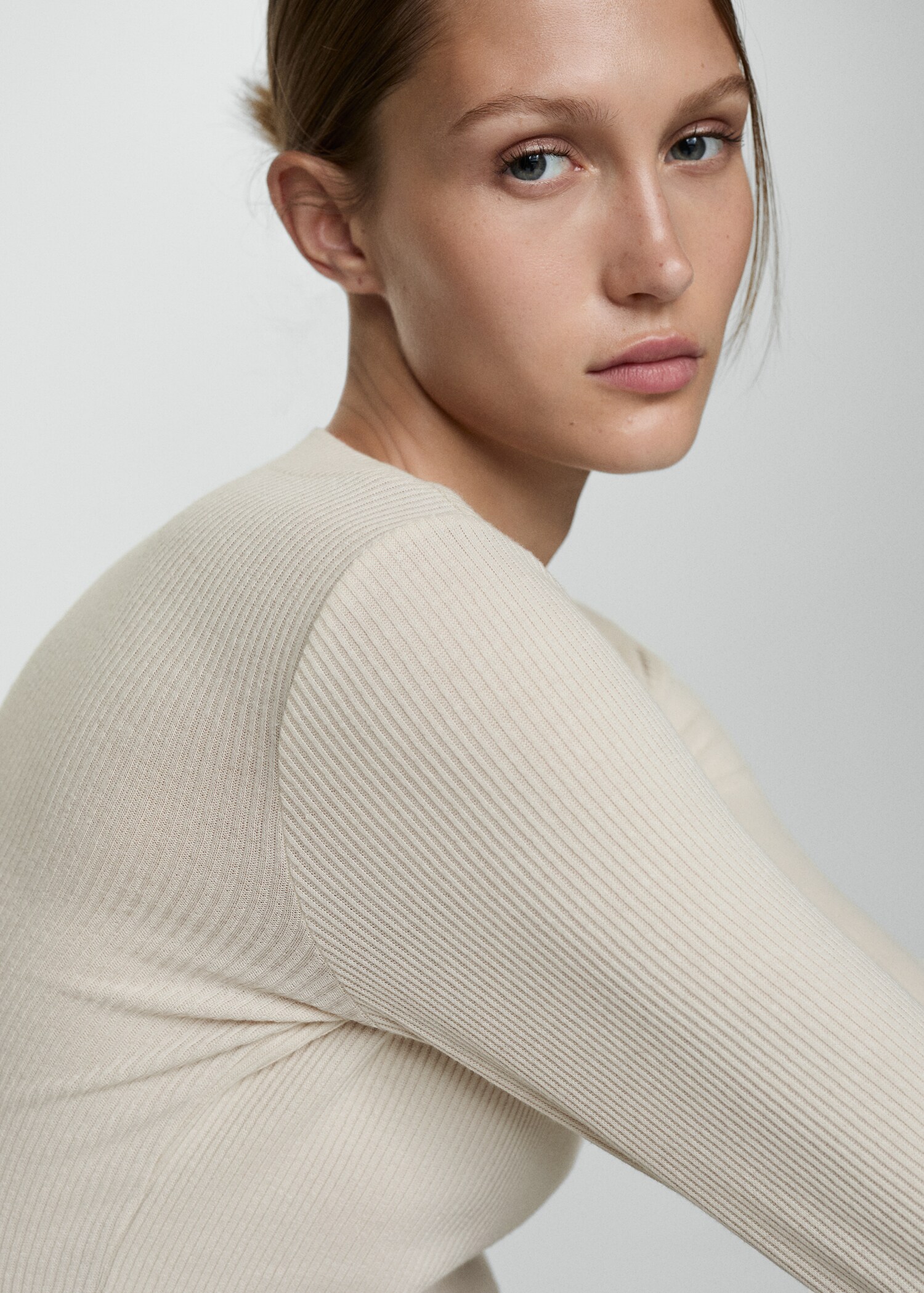 Long-sleeved knitted t-shirt - Details of the article 1