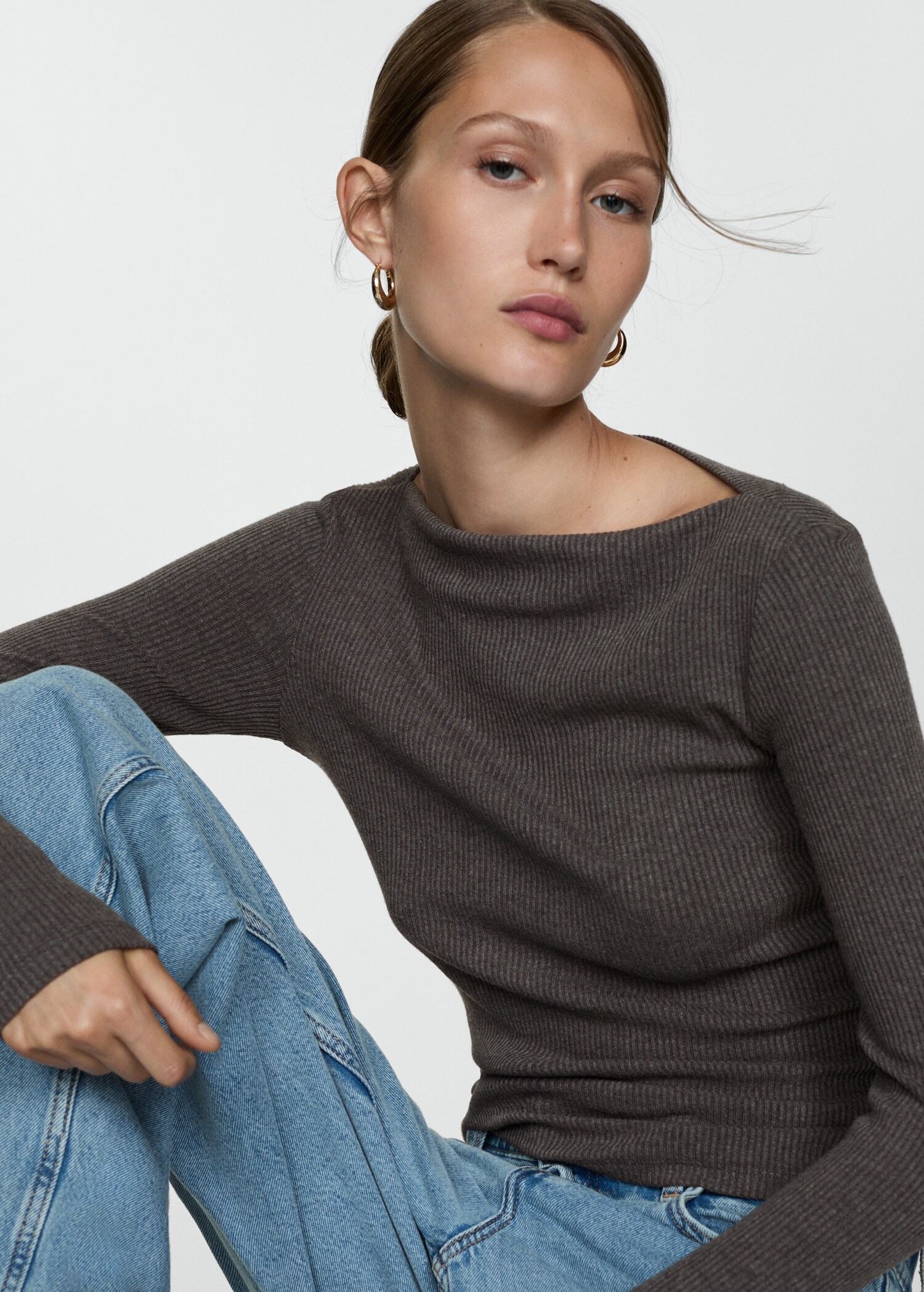 Long-sleeved knitted t-shirt - Details of the article 2