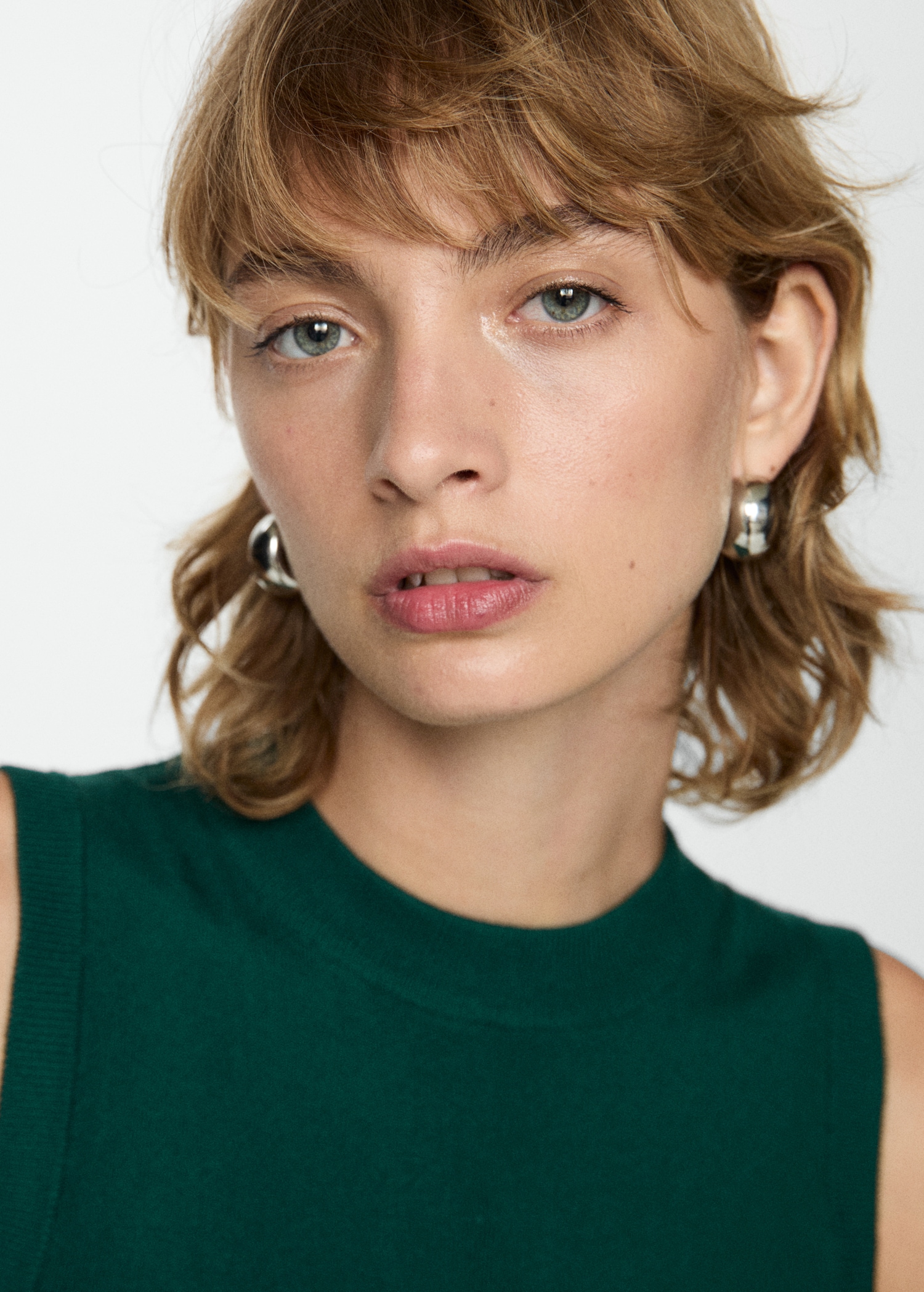 Knitted top with wide straps - Details of the article 1