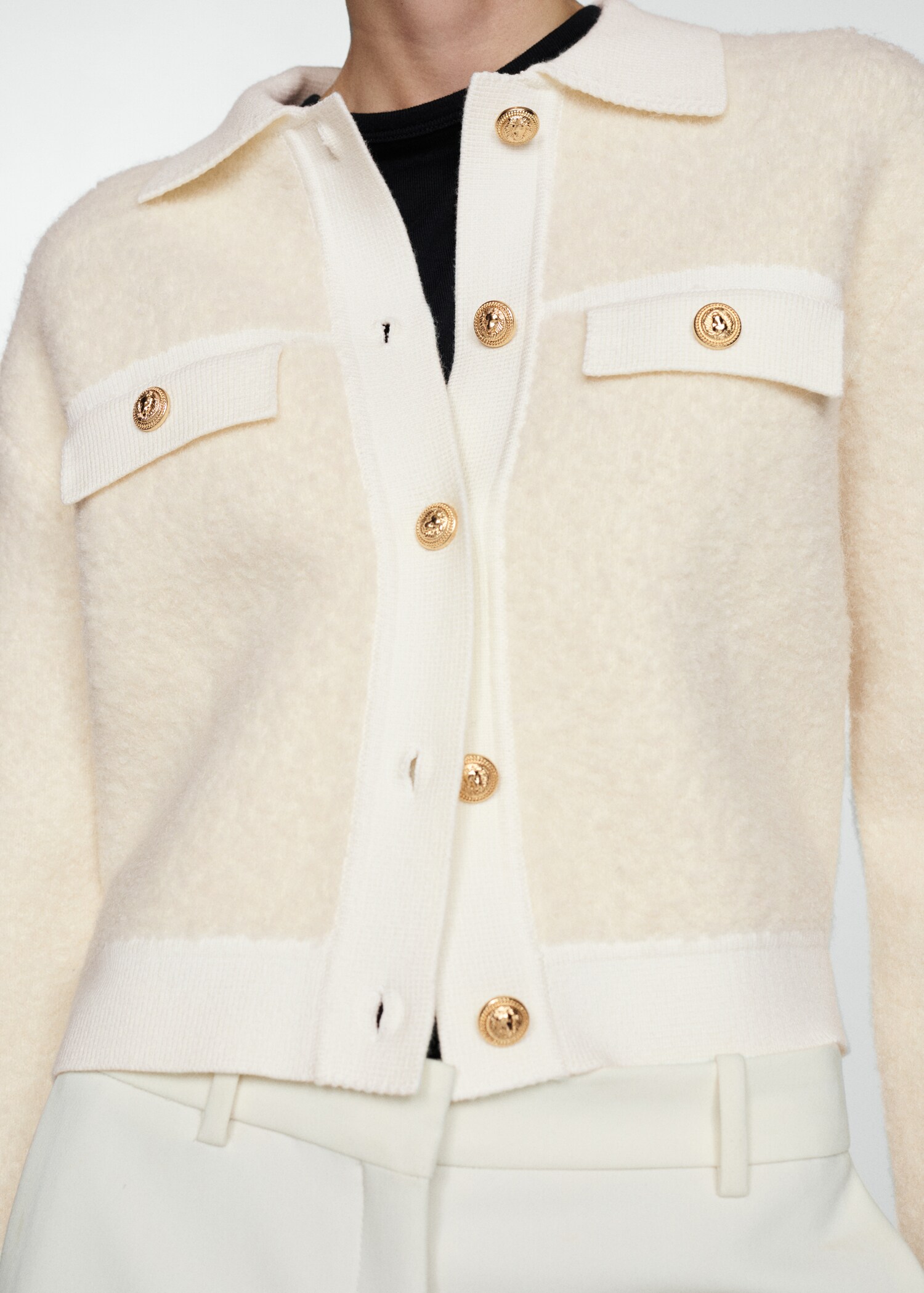 Knitted buttoned jacket - Medium plane