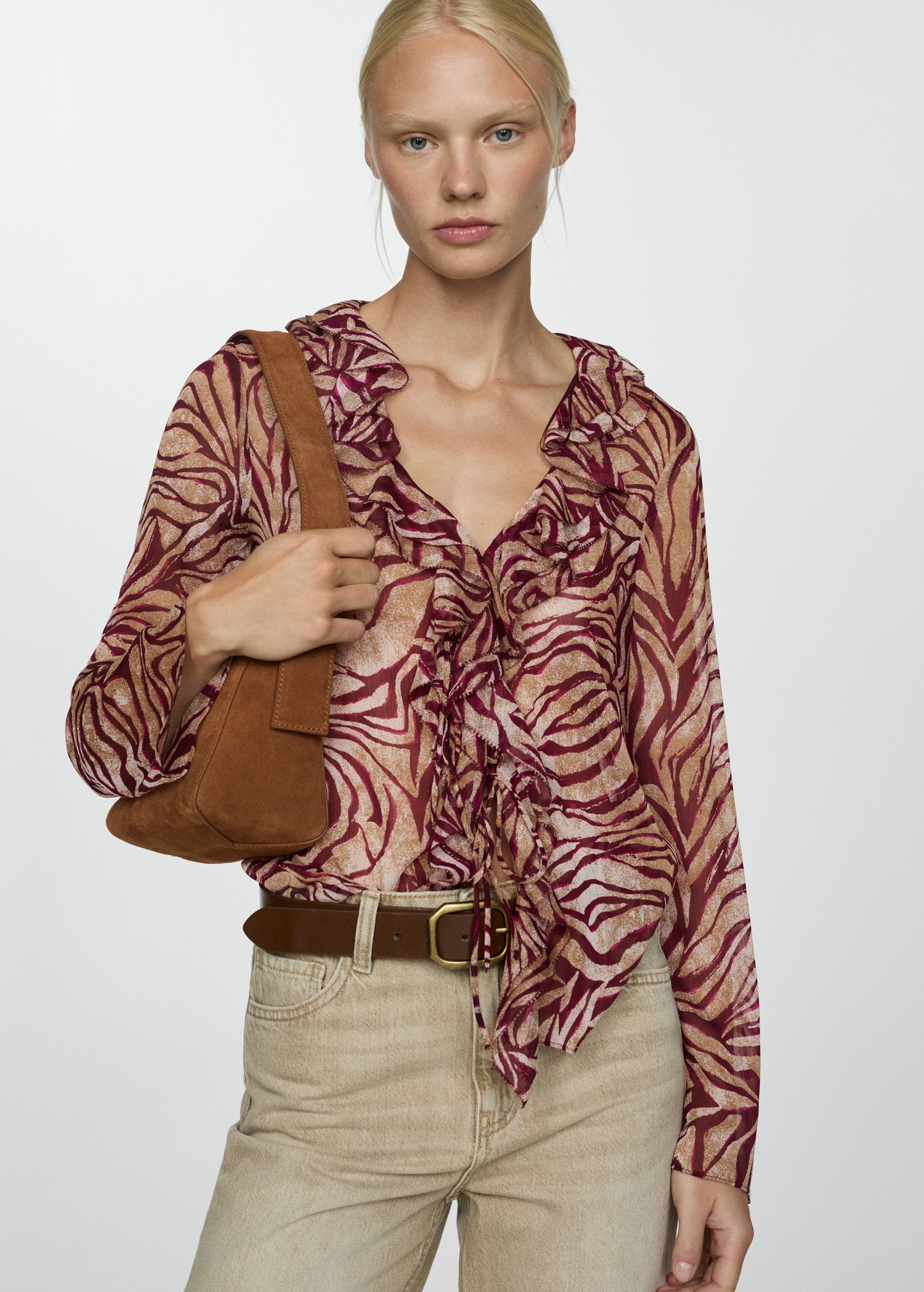 Blusa estampada volantes - Plano medio