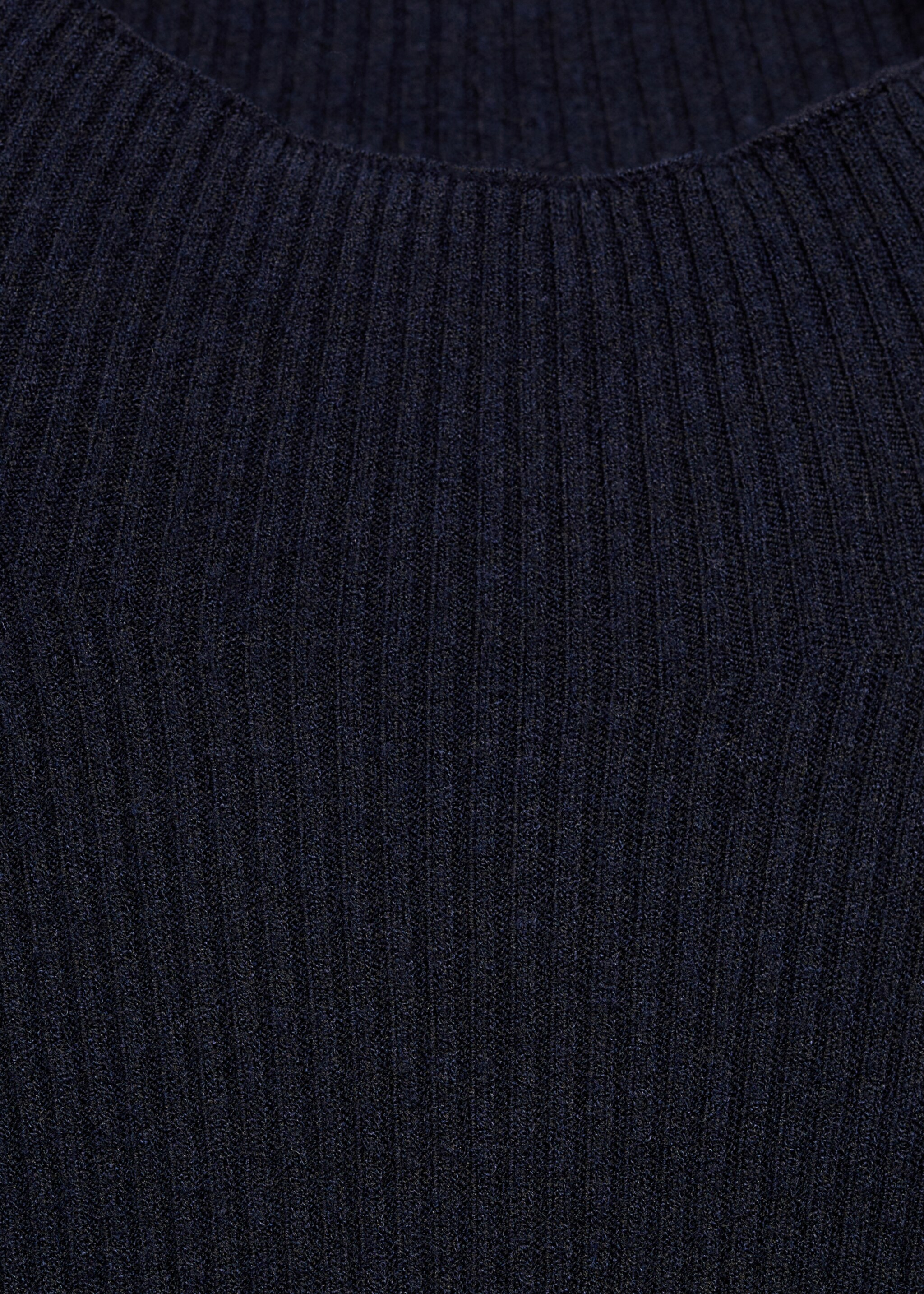 Knitted dress with contrasting trims - Details of the article 8