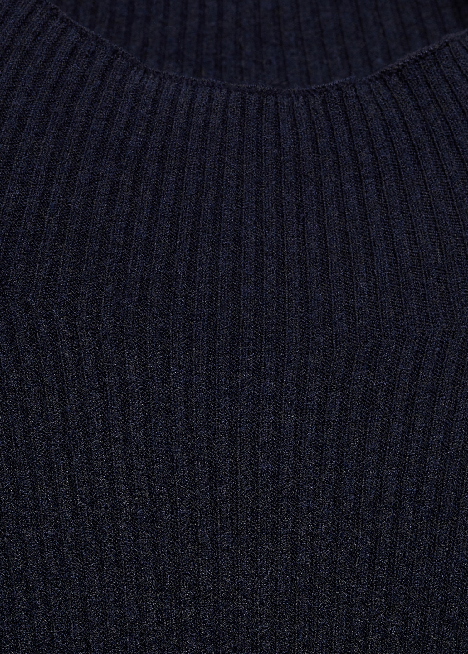 Knitted dress with contrasting trims - Details of the article 8