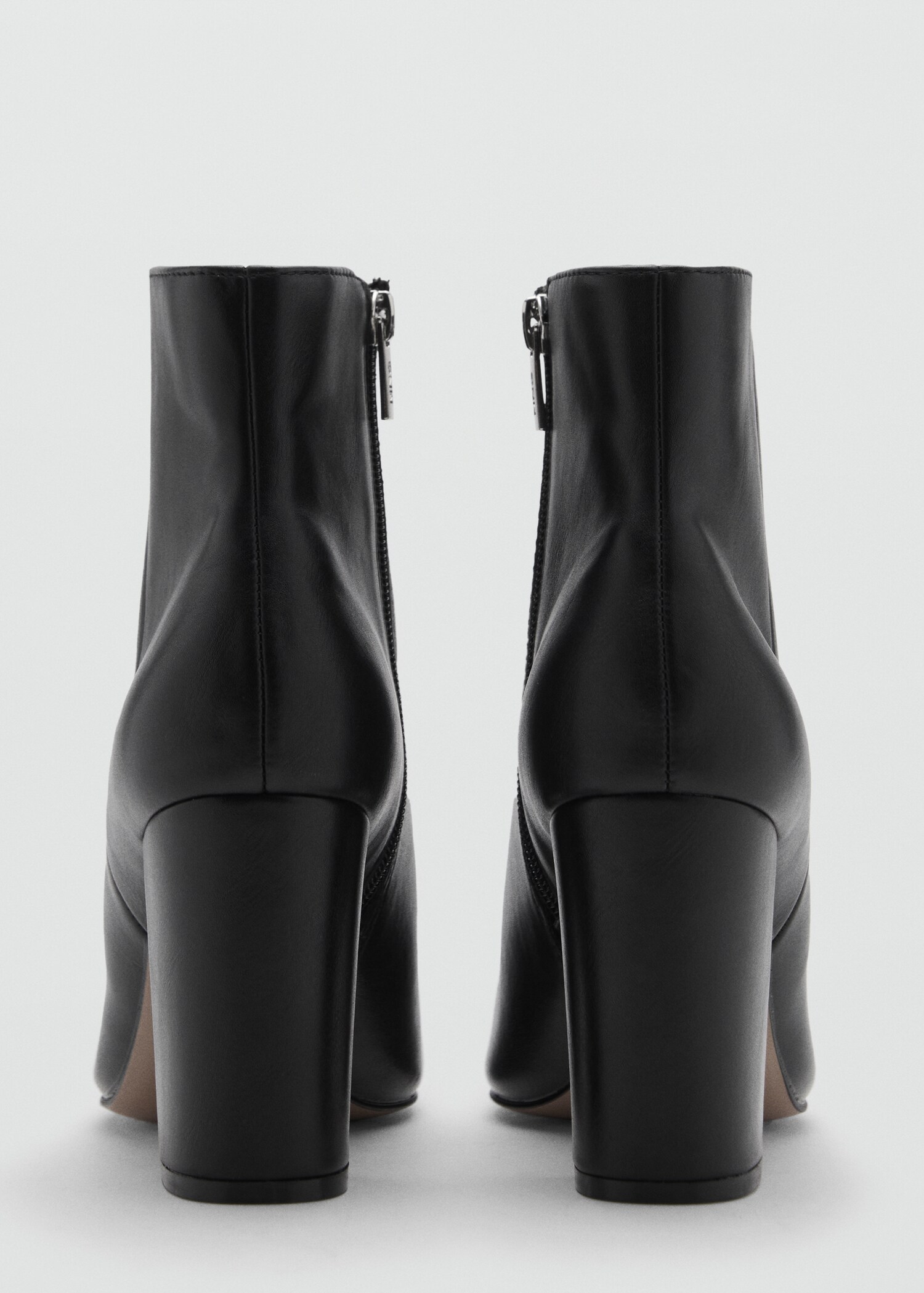 Pointed heel ankle boot - Details of the article 1