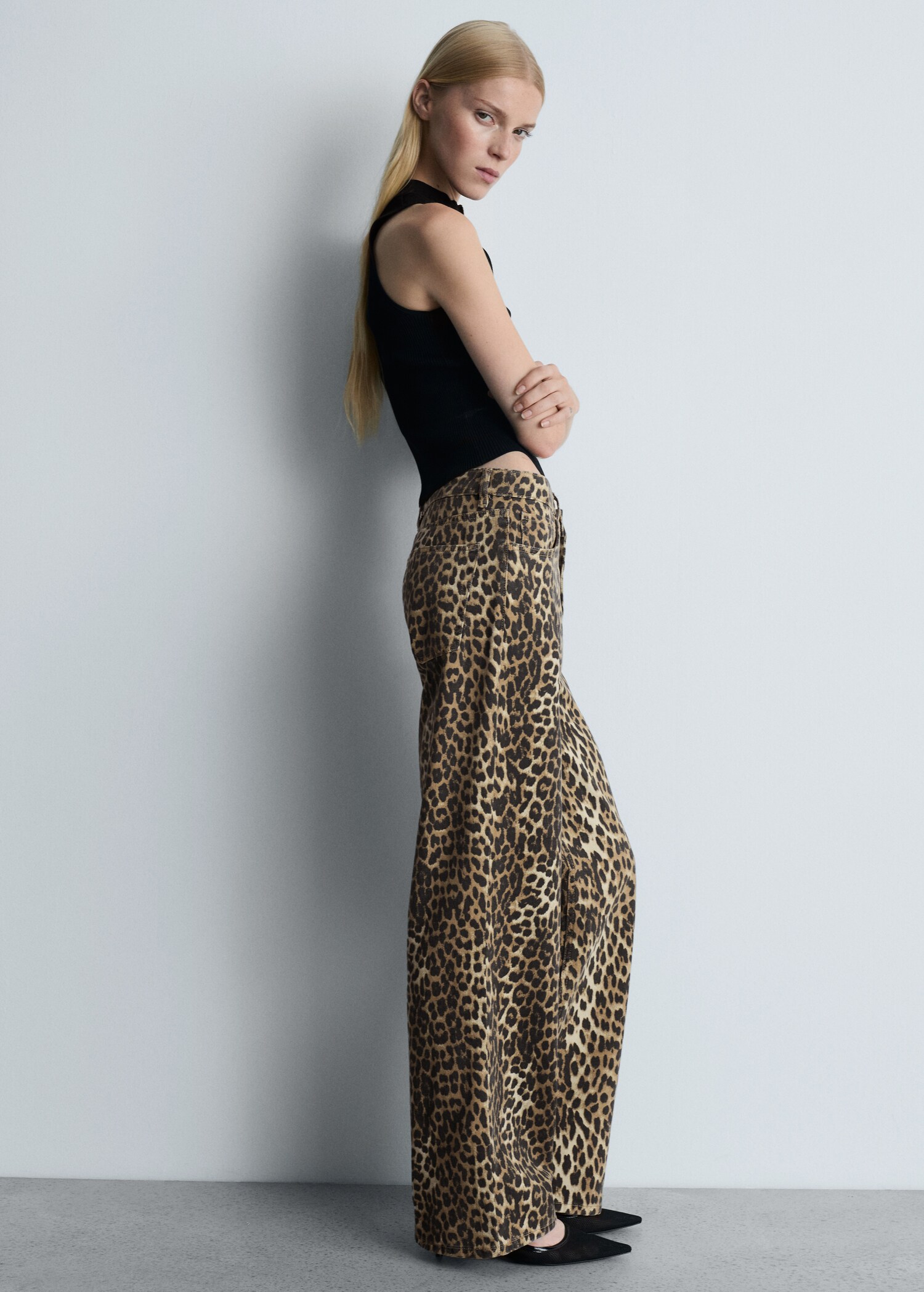 Jeans rectos tiro alto leopardo - Detalle del artículo 2