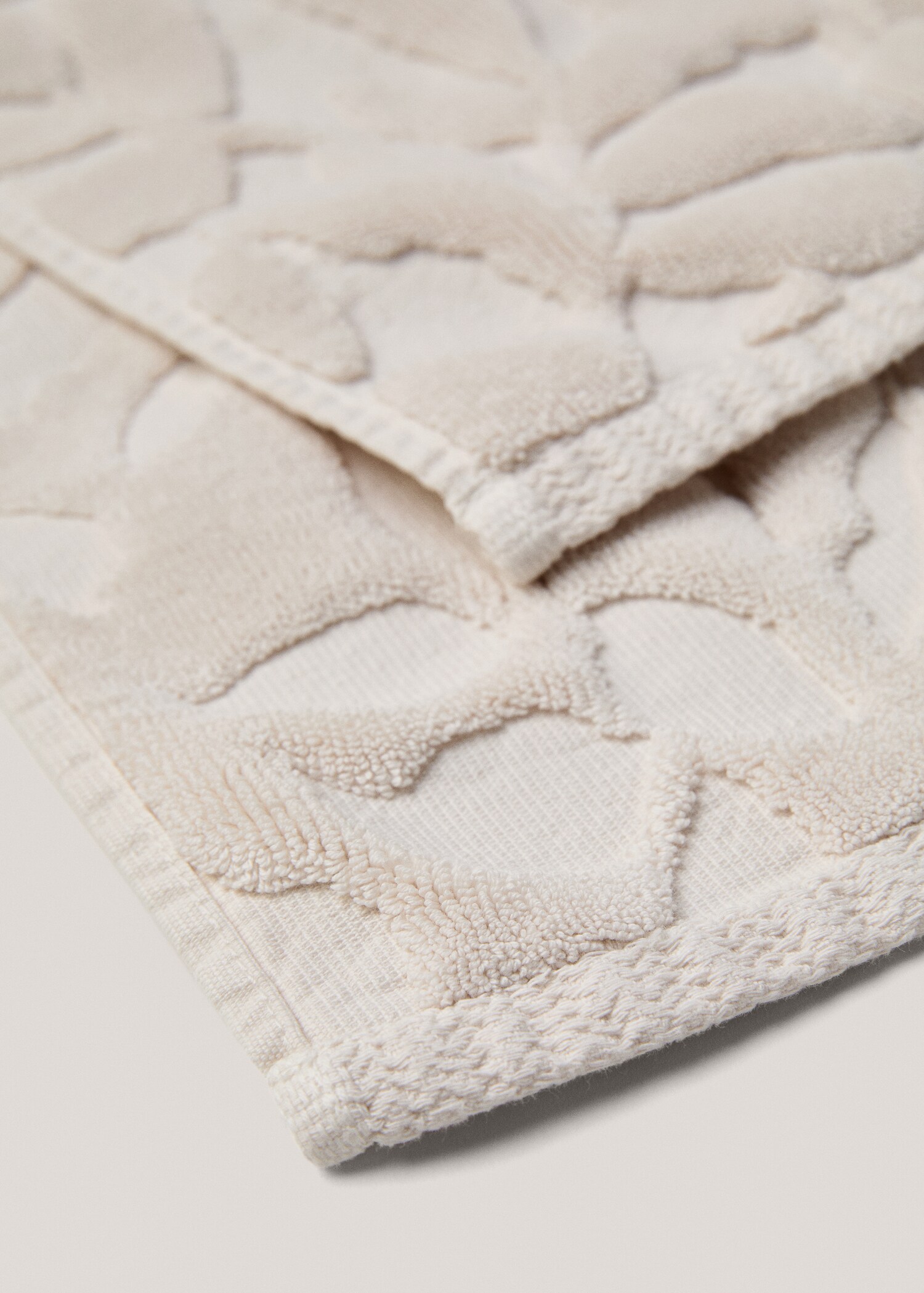 Jacquard floral bath mat 19.7x27.6in - Details of the article 2