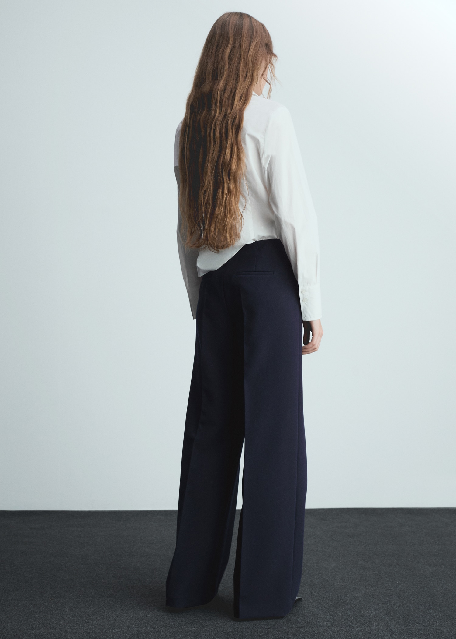 Wideleg pleated trousers - Reverse of the article