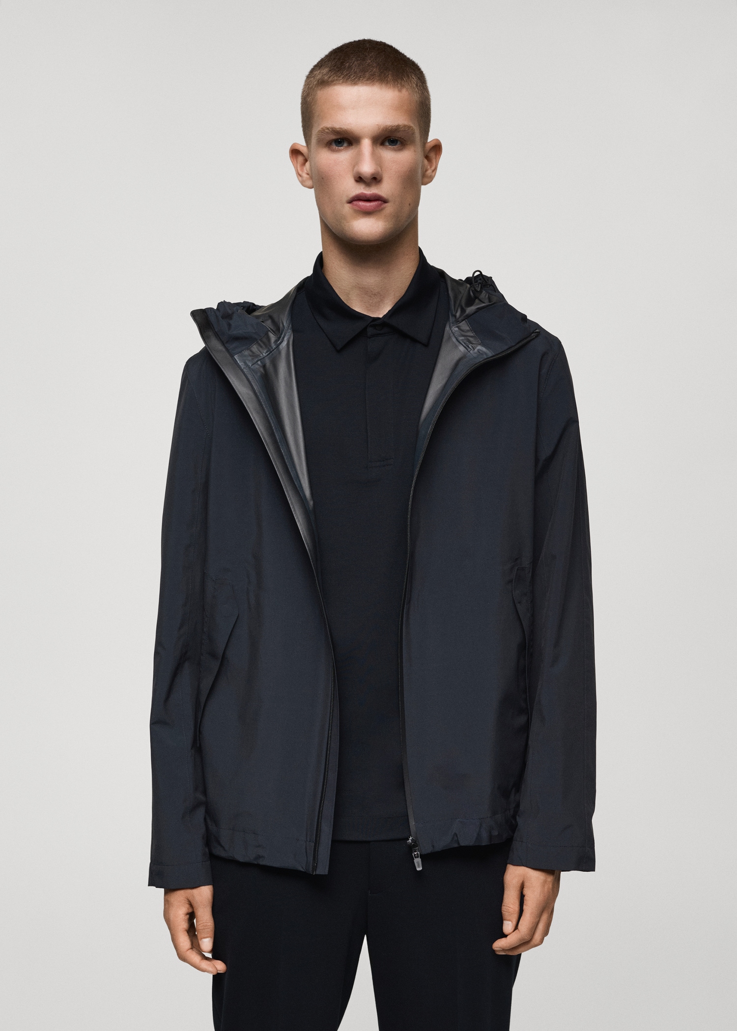 Waterproof hooded jacket - Medium plane