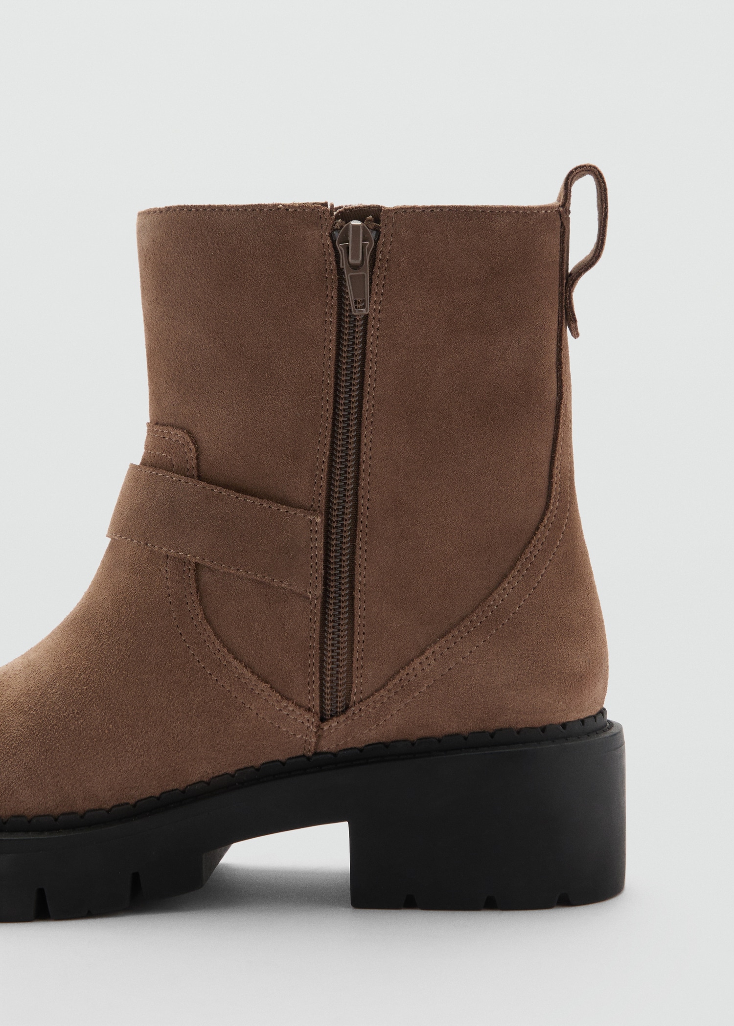 Buckle leather ankle boots - Details of the article 1