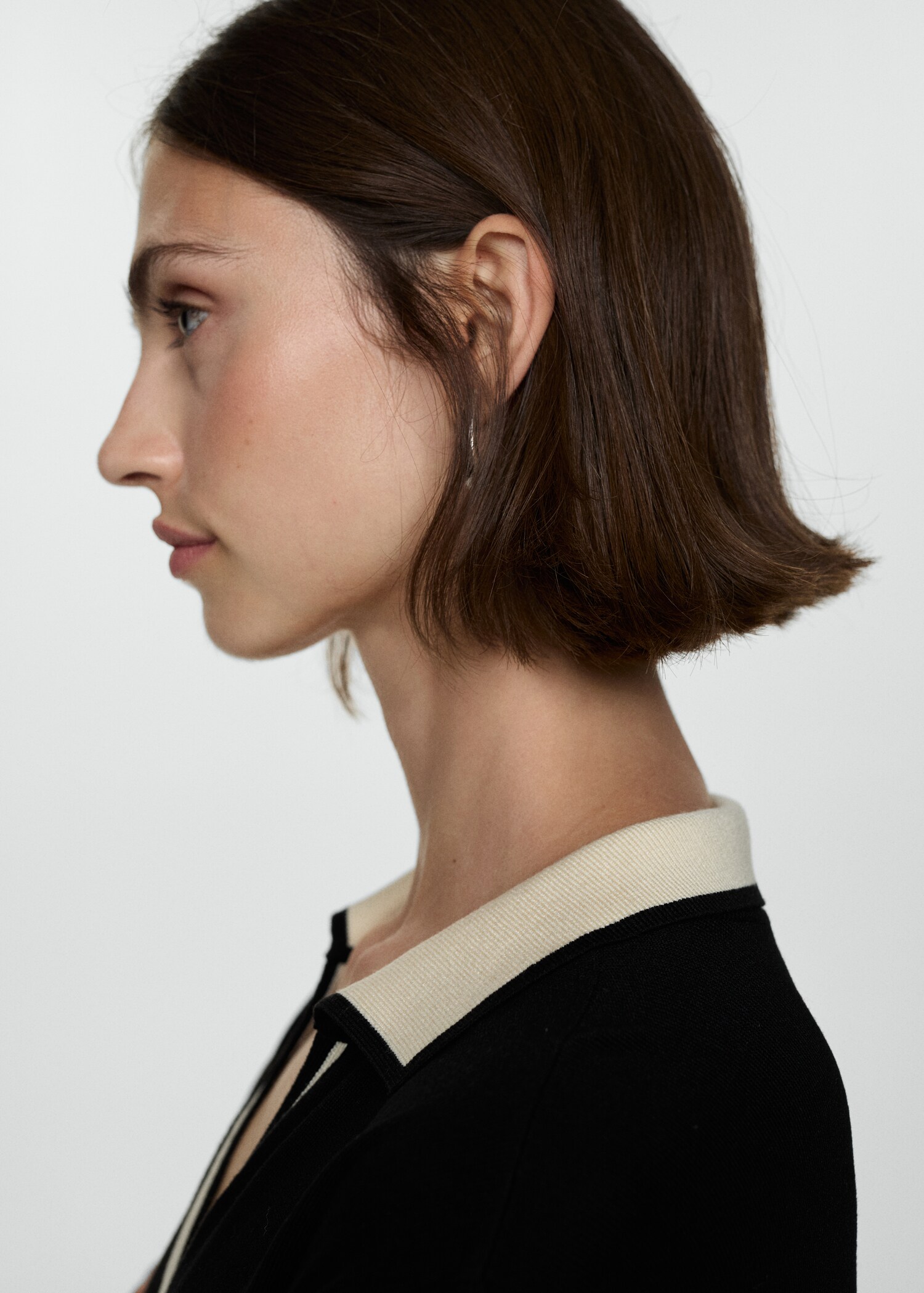 Contrast collar knit dress - Details of the article 1