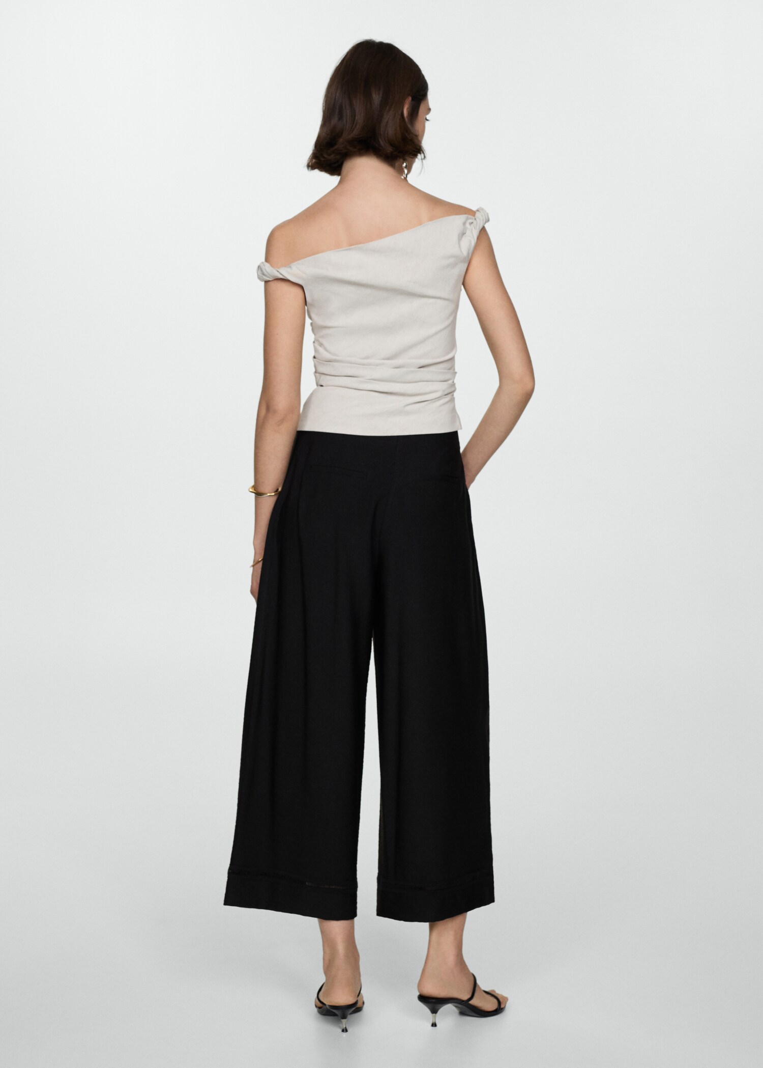Wideleg pleated trousers - Reverse of the article