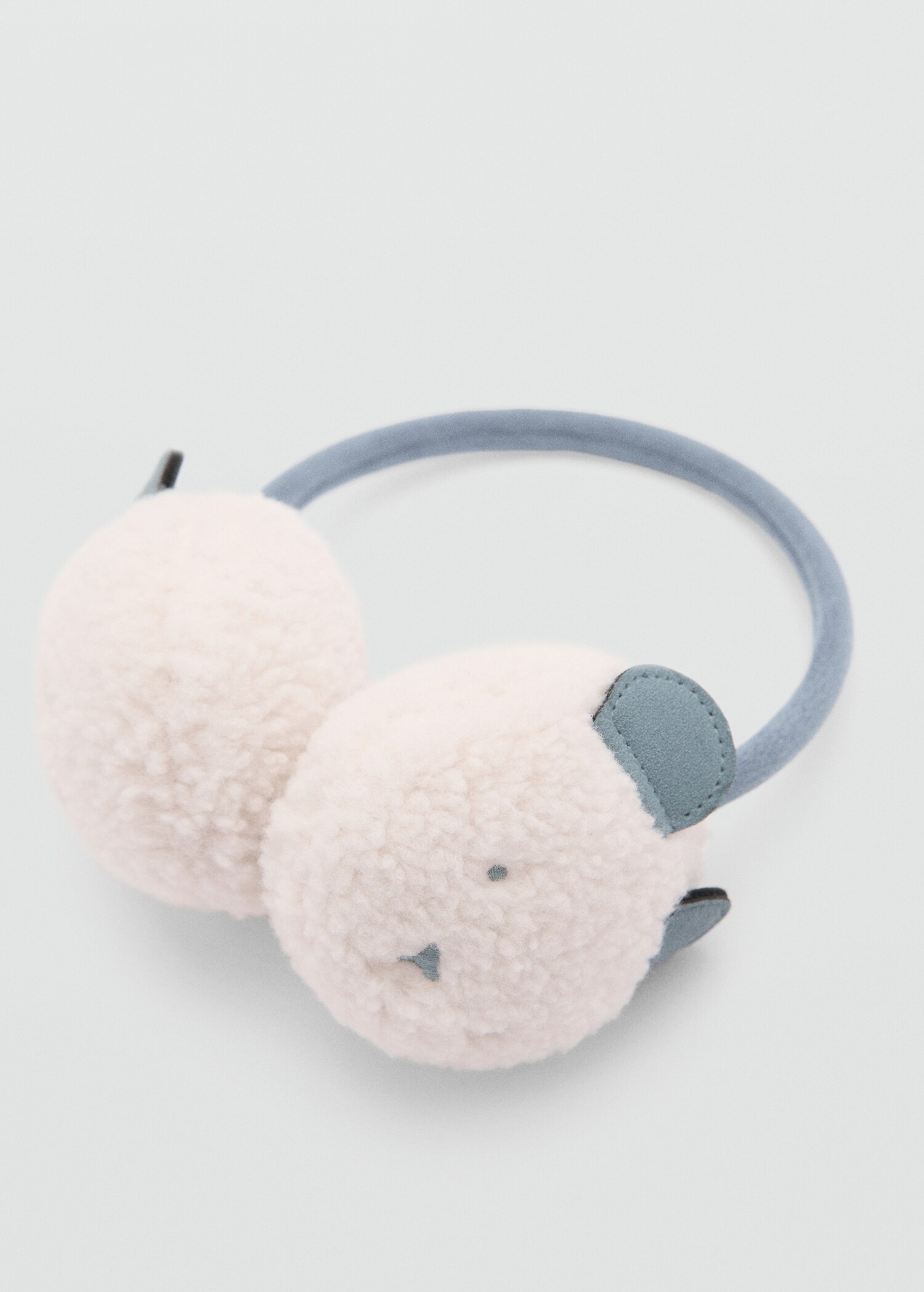 Cache-oreilles imitation mouton - Plan moyen