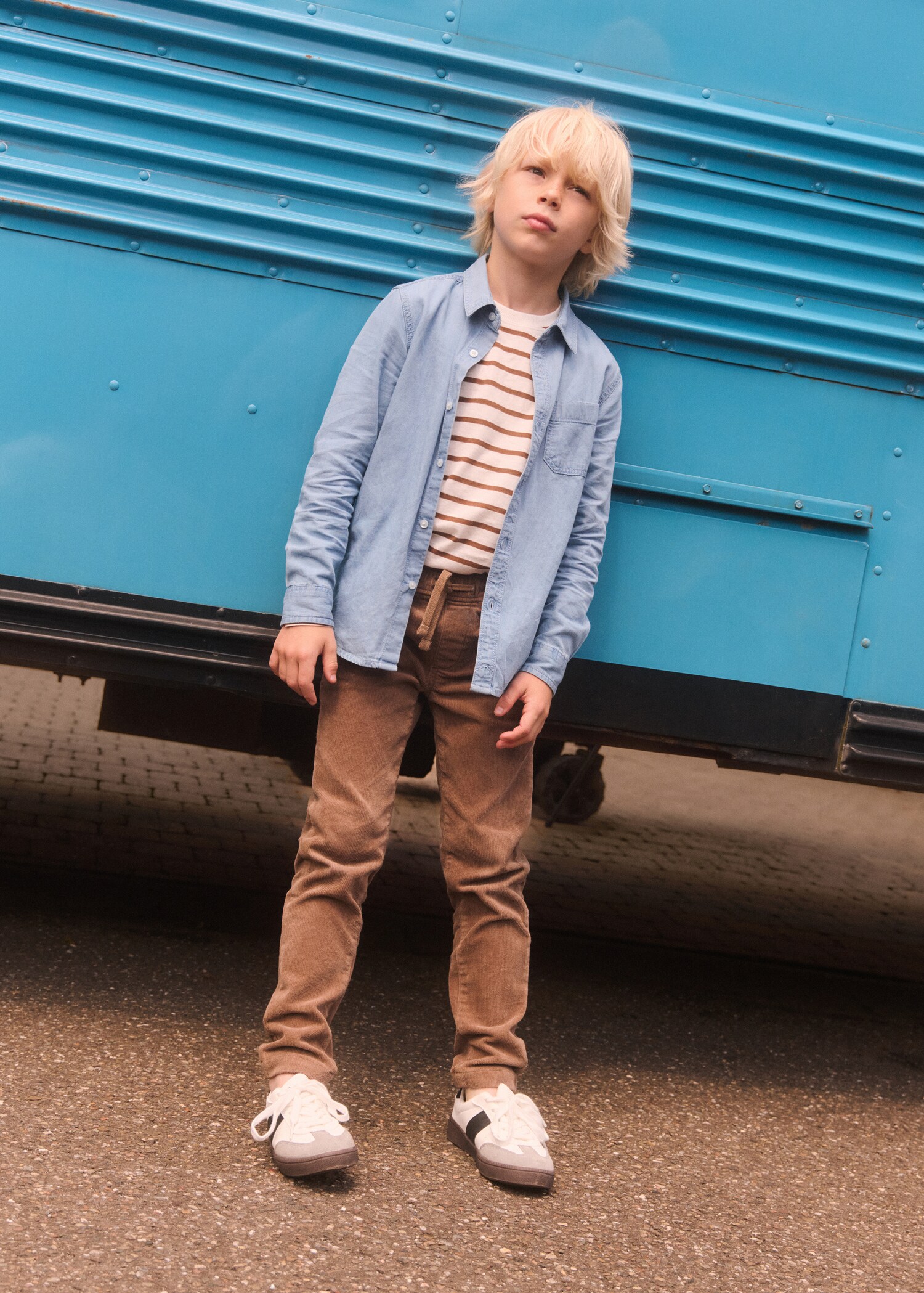 Corduroy trousers with elastic waist - Details of the article 5